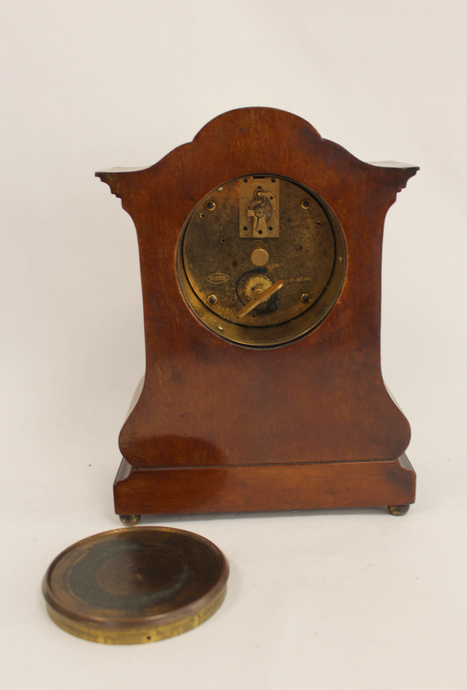 Bureau mantel timepiece, platform lever, with silvered dial in inlaid mahogany case of bombe - Image 4 of 5