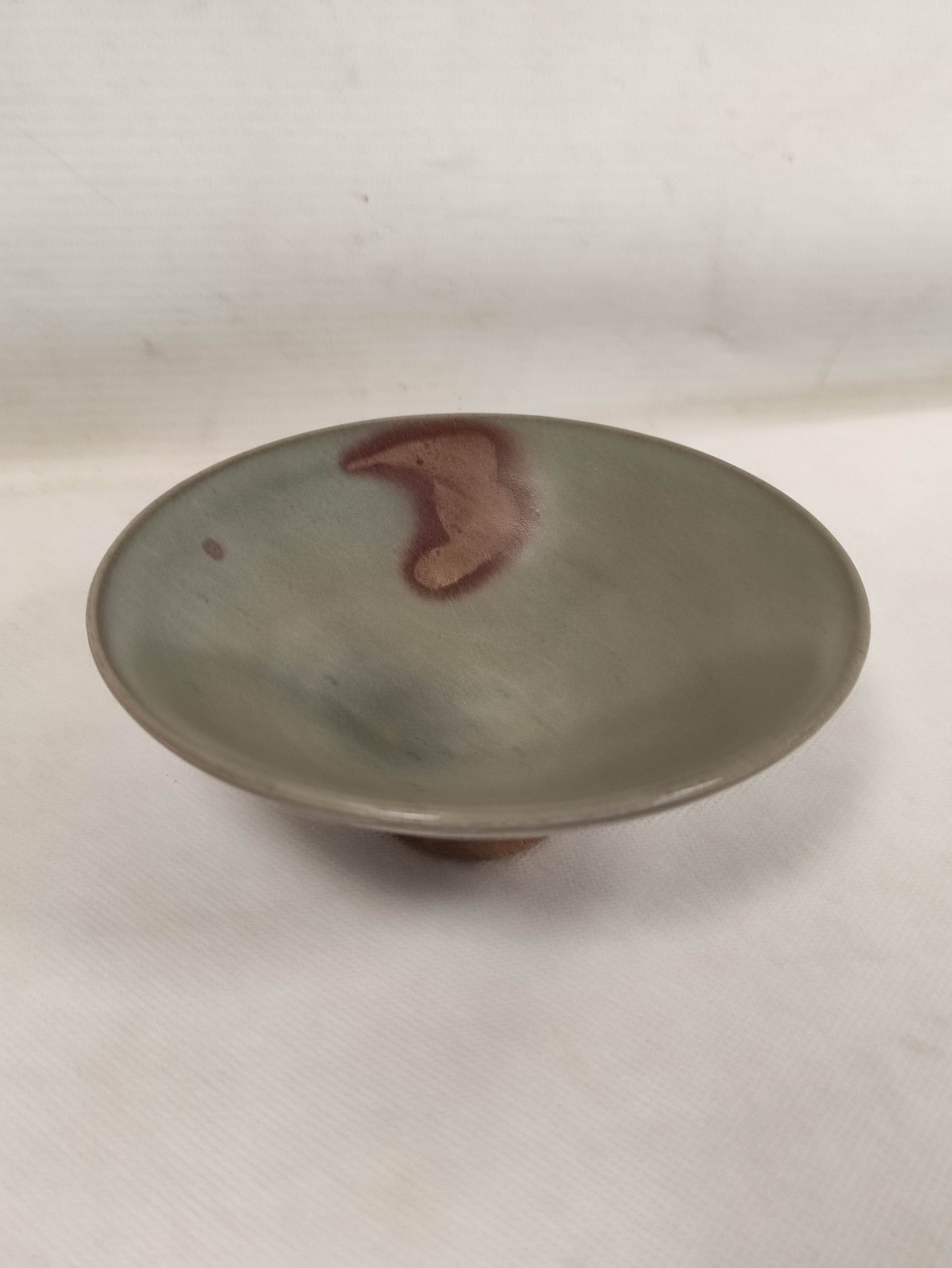 Chinese Junyao ware bowl in the Song dynasty style with purple splashes on a grey green ground. - Image 2 of 4