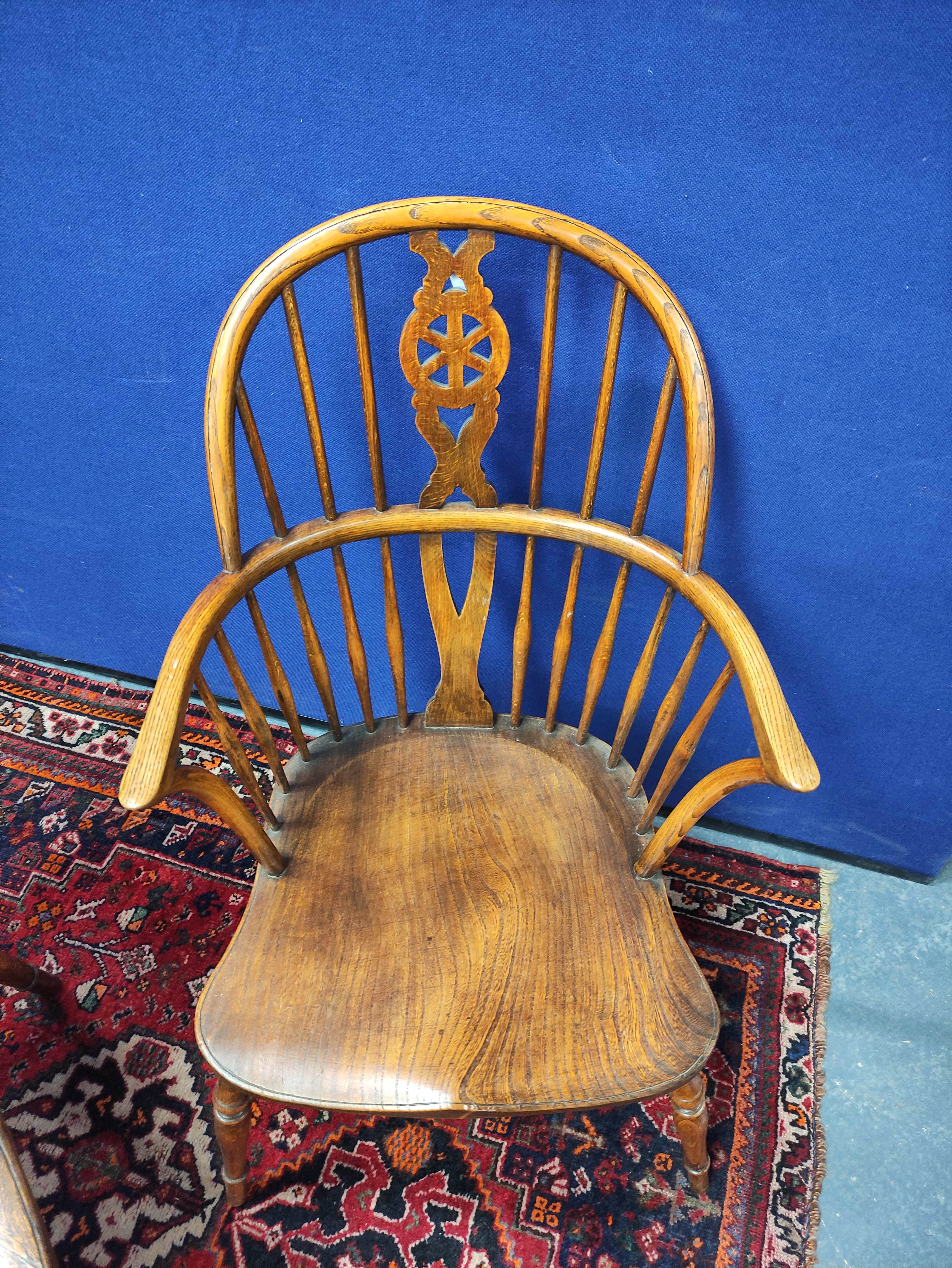 Pair of near matching ash and elm Windsor armchairs, both with spindle hoop back, with pierced splat - Image 5 of 5