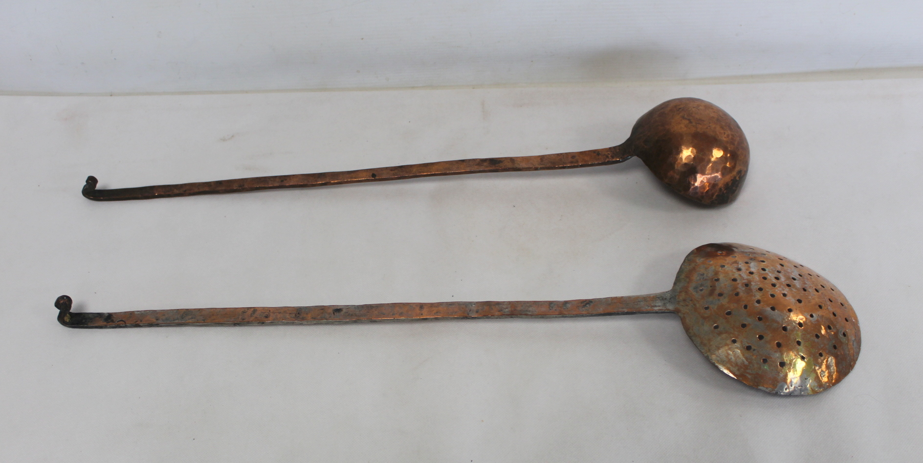 19th century beaten copper ladle, 56cm long and a similar skimmer, 60cm long.  (2). - Image 4 of 5