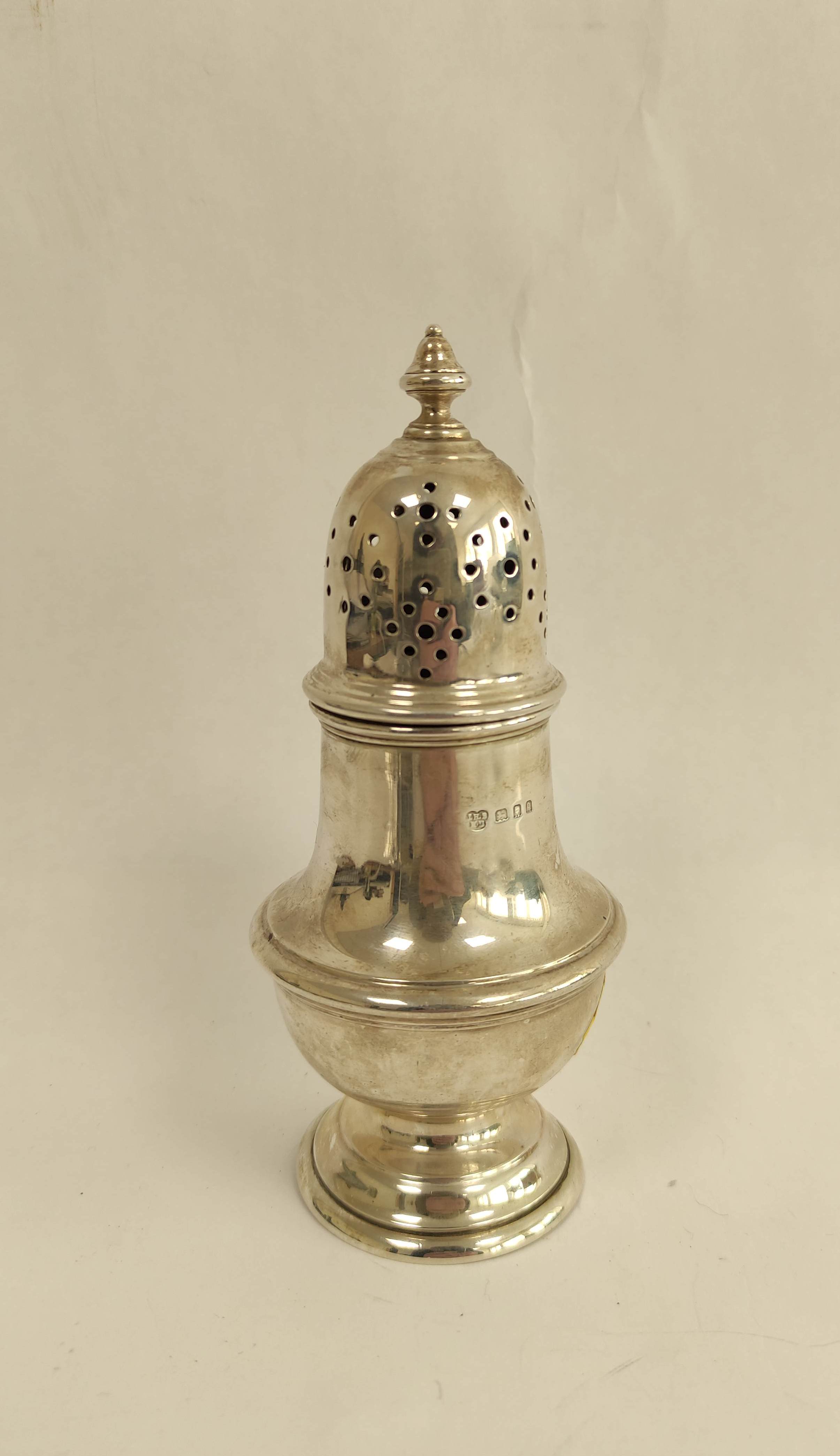 Silver baluster sugar caster, by Barracloughs 1931. 154g/5oz.