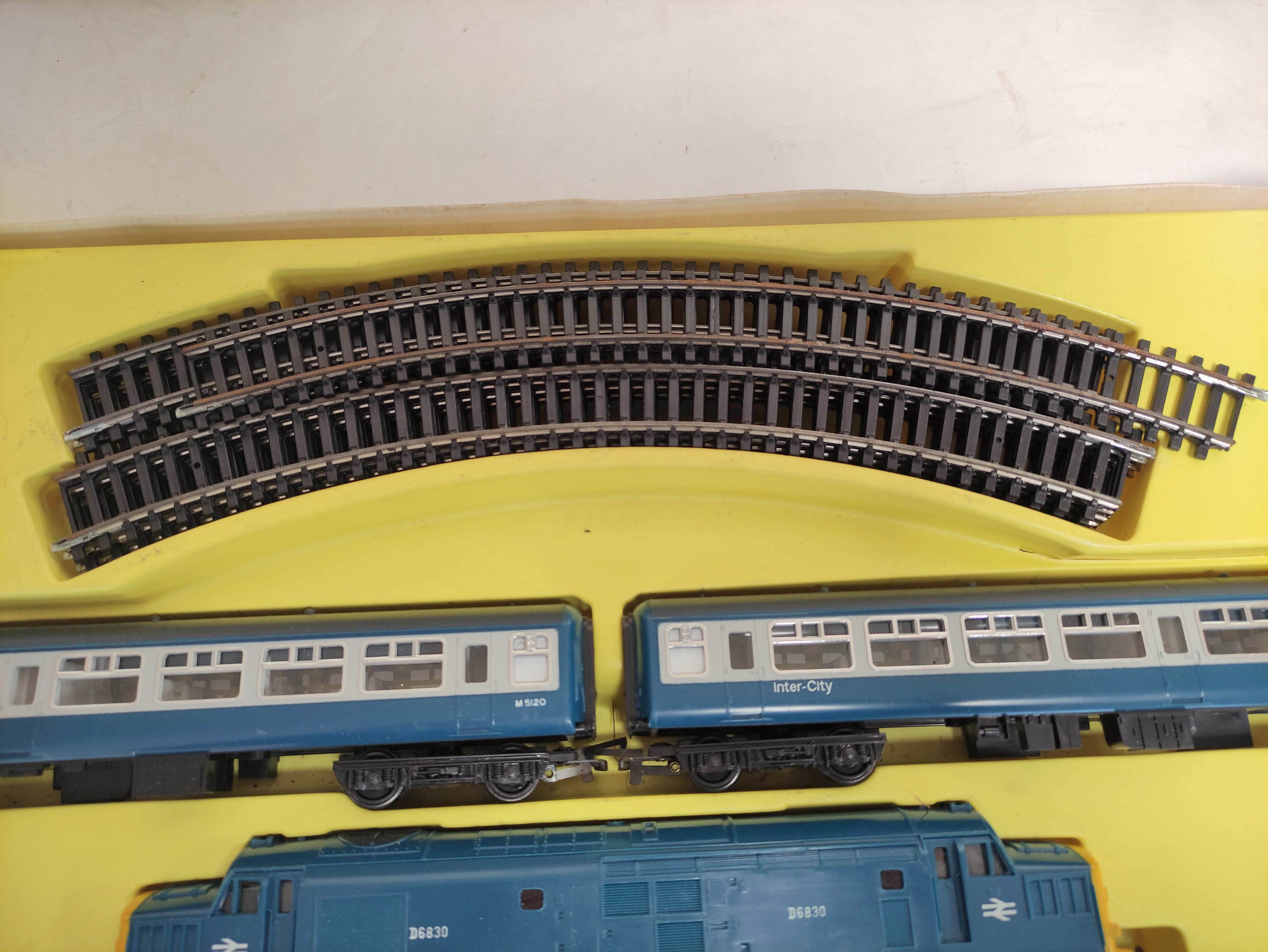 Vintage Hornby R504 00 gauge Inter City Express Set complete with box and papers. Box is defective - Image 8 of 8