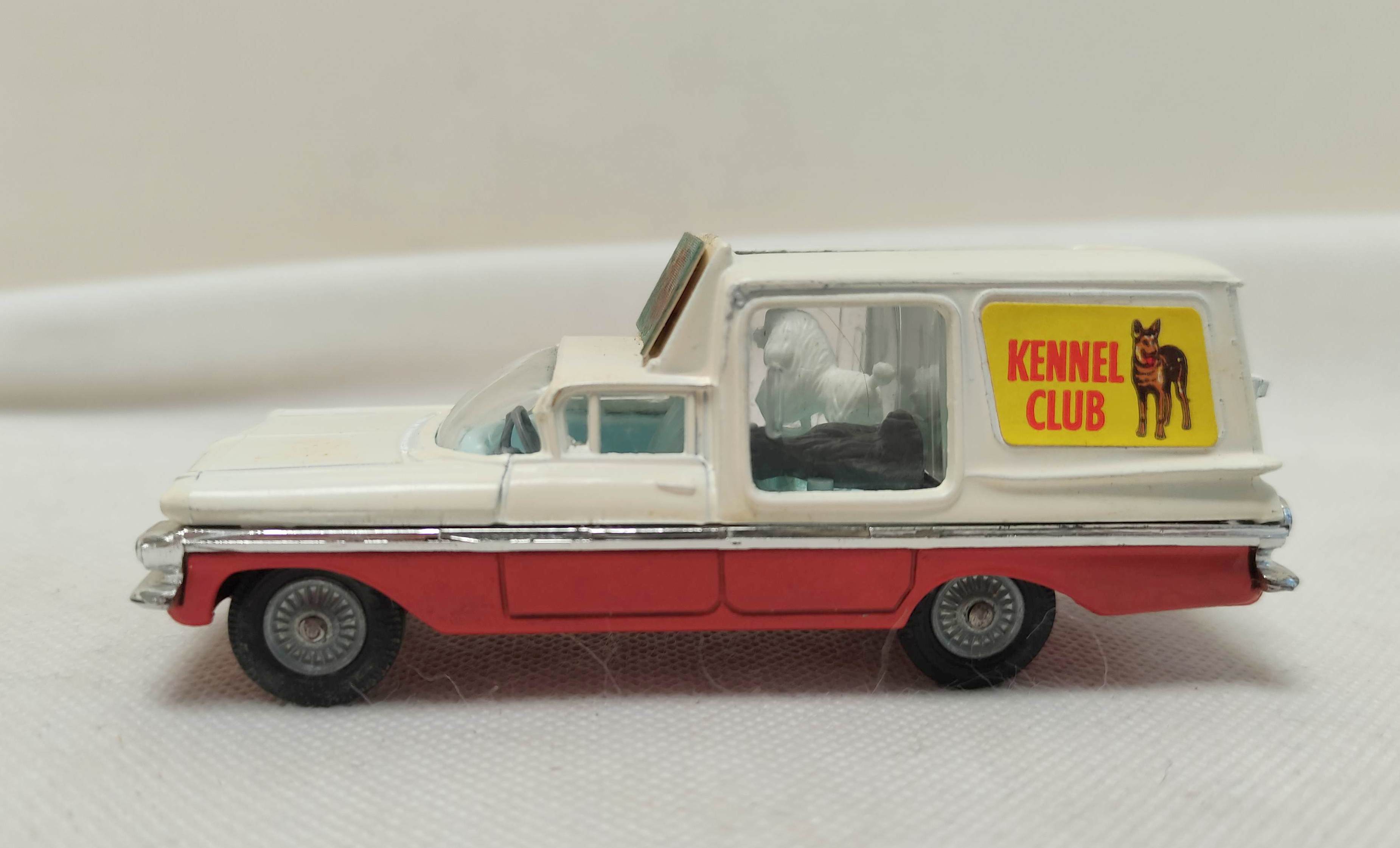 Corgi Toys model 486 Kennel Service Wagon with four dogs based off the Chevrolet Impala. Complete - Image 5 of 7