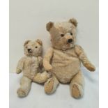 Two early 20th century mohair teddy bears with glass eyes and articulated arms (2)