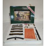 Vintage Hornby R687 00 gauge Silver Jubilee Pullman set complete with box and papers. Box is