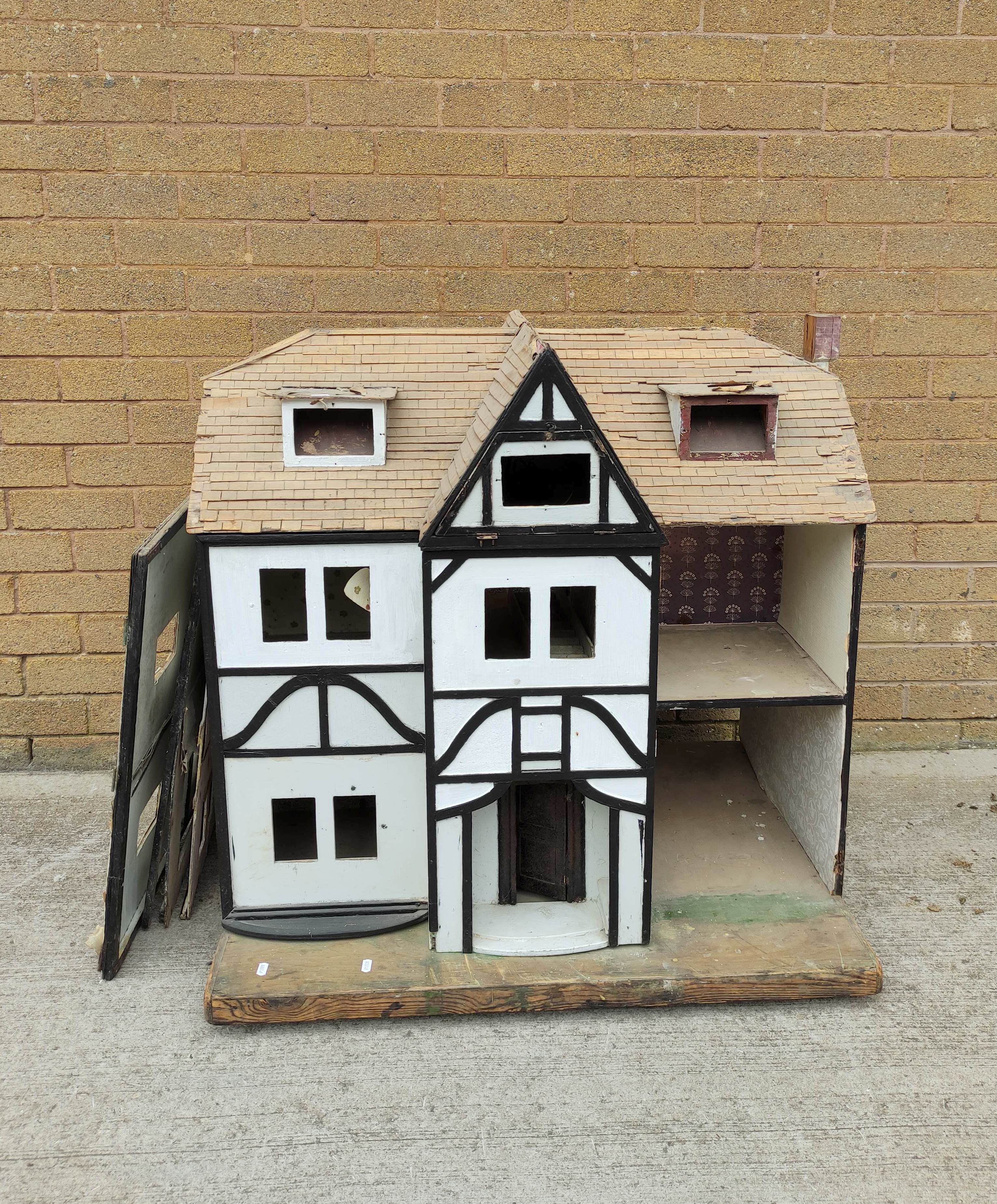 Vintage child's doll's house in need of restoration with traces of electric fittings and balsa - Image 2 of 7