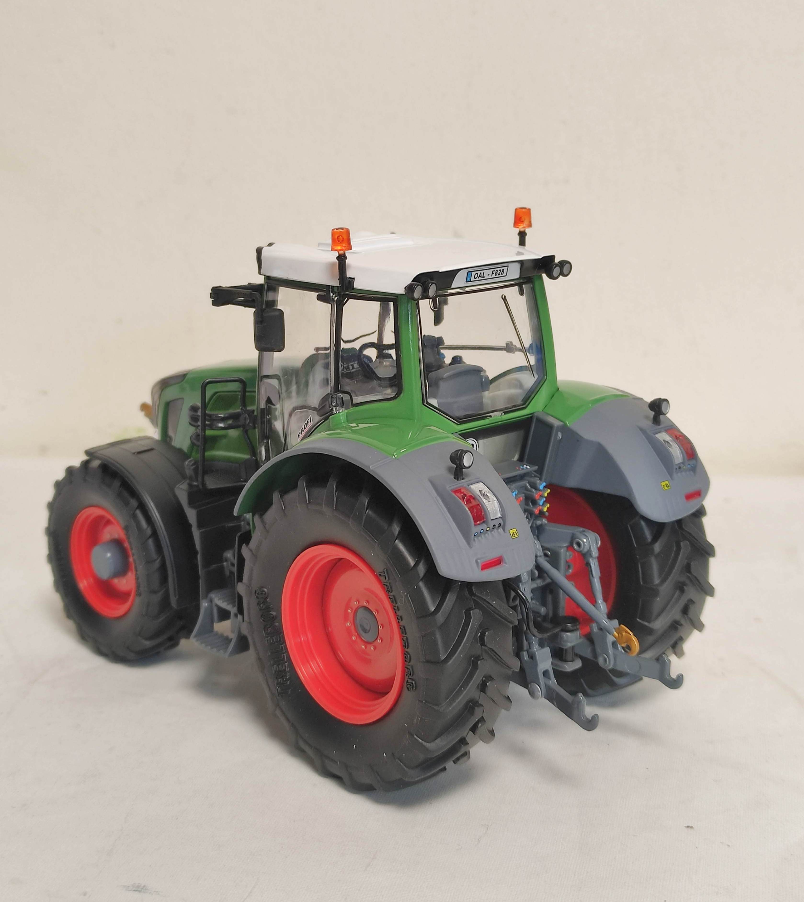 Quantity of vintage boxed collectors models to include a 1:32 scale Wiking Fendt 828 model - Image 4 of 10