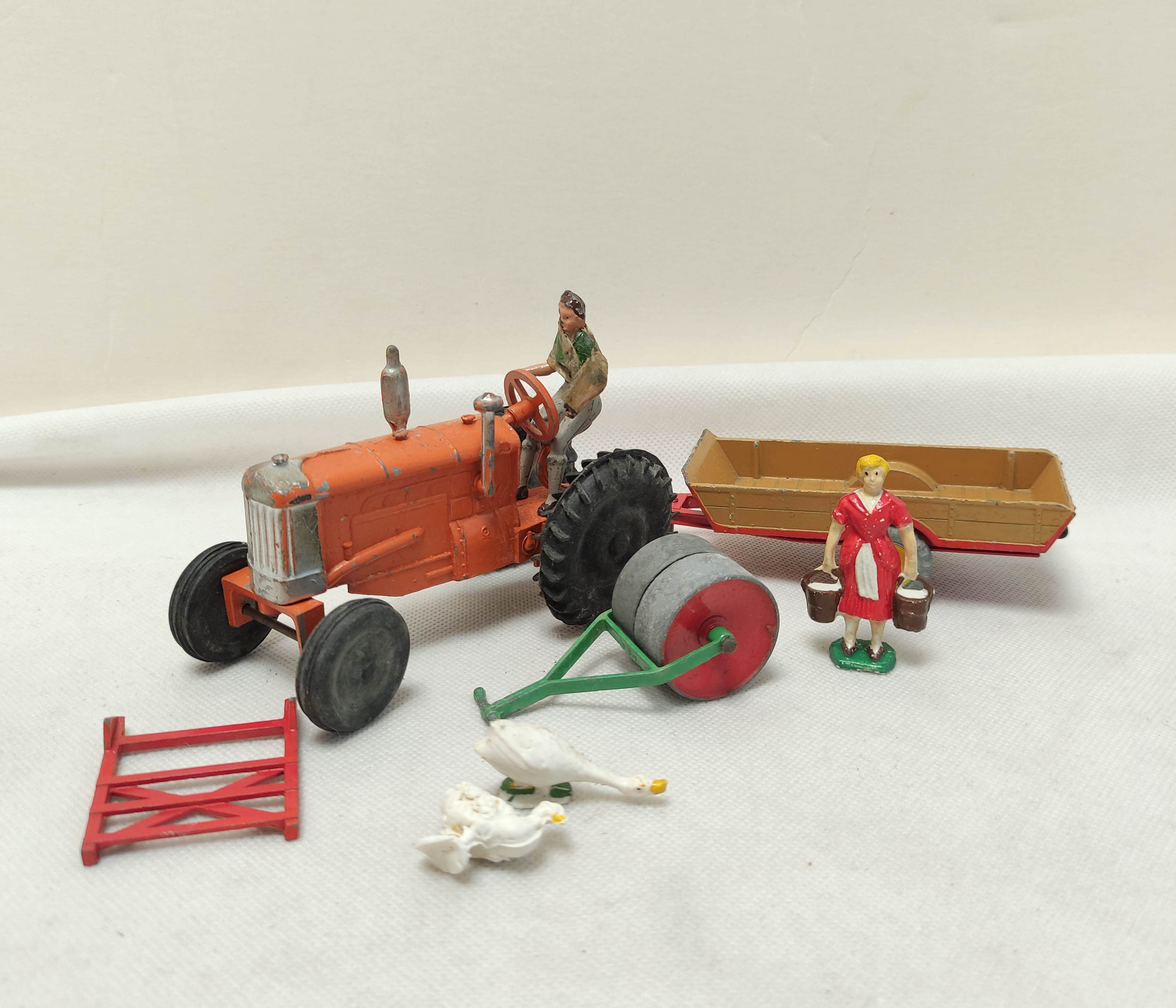 Vintage die cast toy lot to include a tractor with Dinky trailer & two boxed Lesney Models of - Image 2 of 5