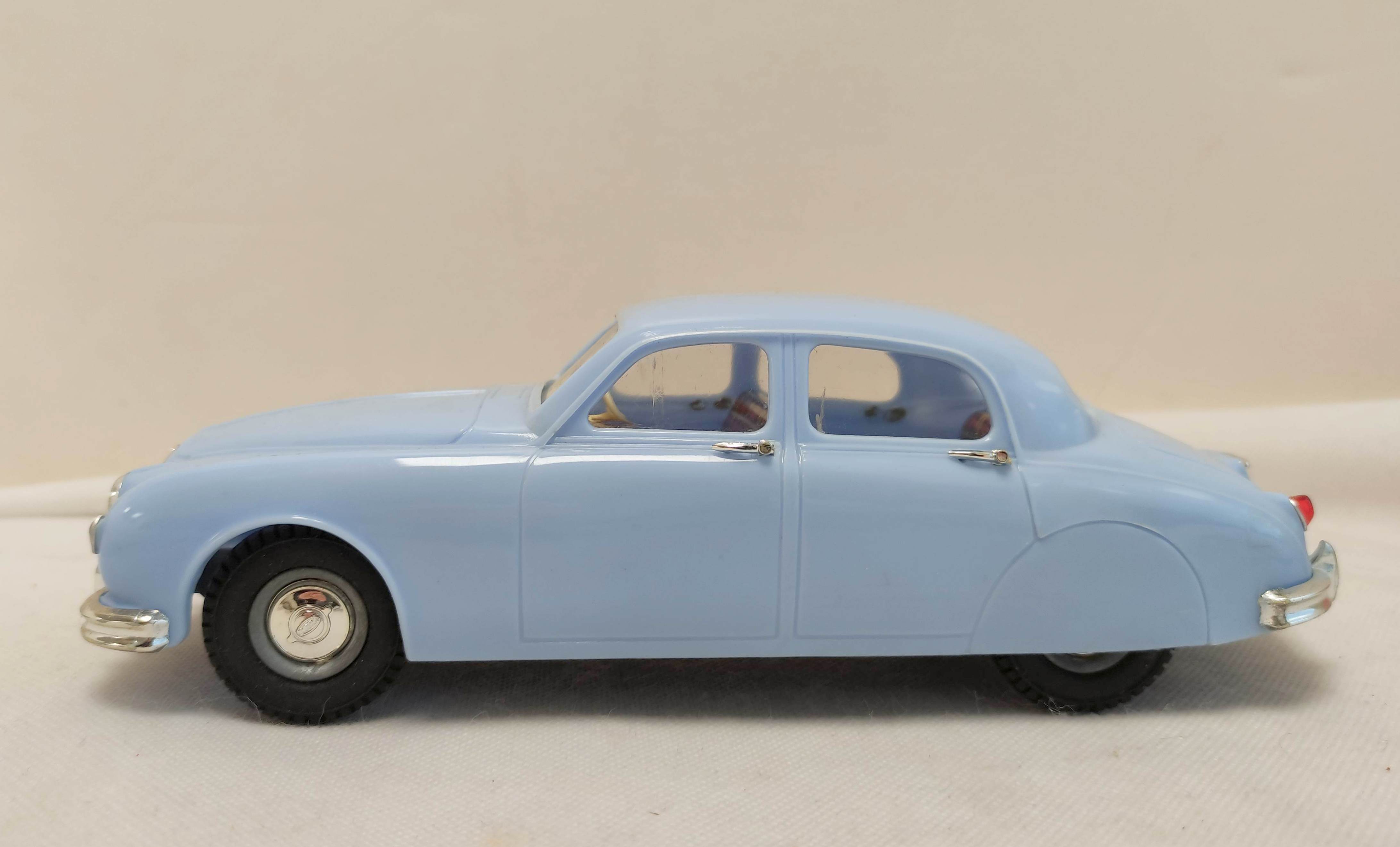 Tri-ang 1/20 scale Electric 2.4 Litre Jaguar in sky blue paint. Original box present but bashed - Image 5 of 8