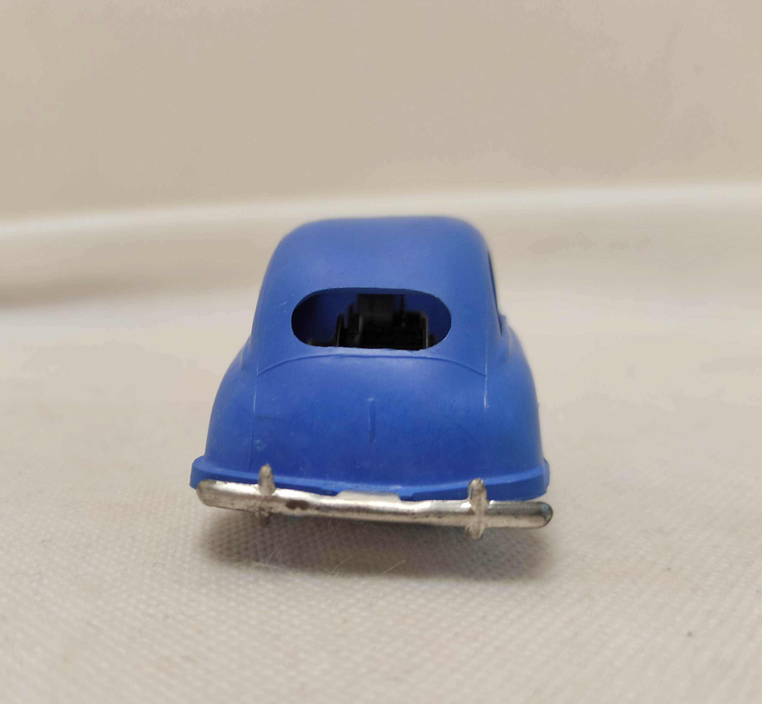 Tri-ang Minic Standard Vanguard clockwork car with blue plastic body. Complete with original box and - Image 6 of 7