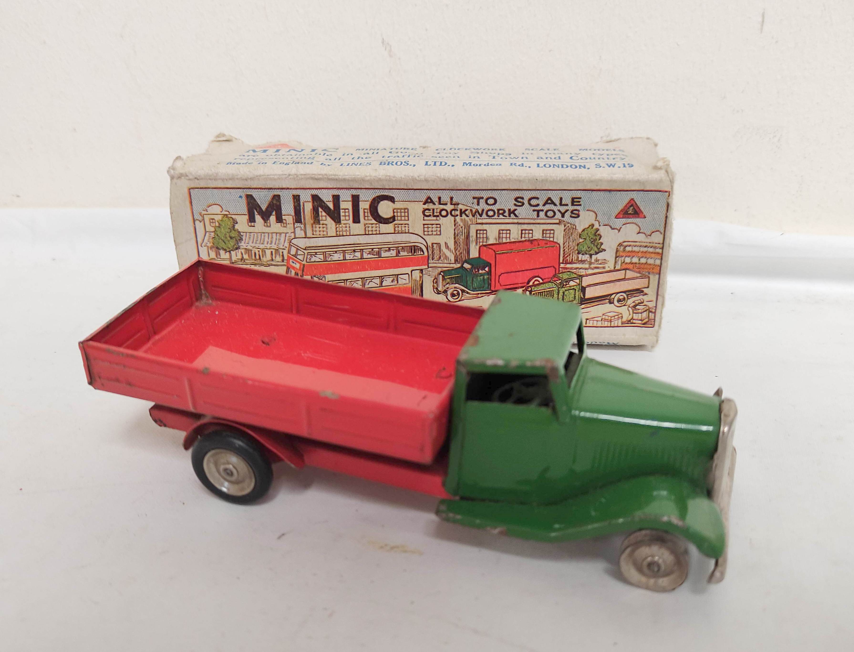Collection of vintage boxed and loose Tri-ang Minic clockwork vehicles some pre war to include a - Image 10 of 10