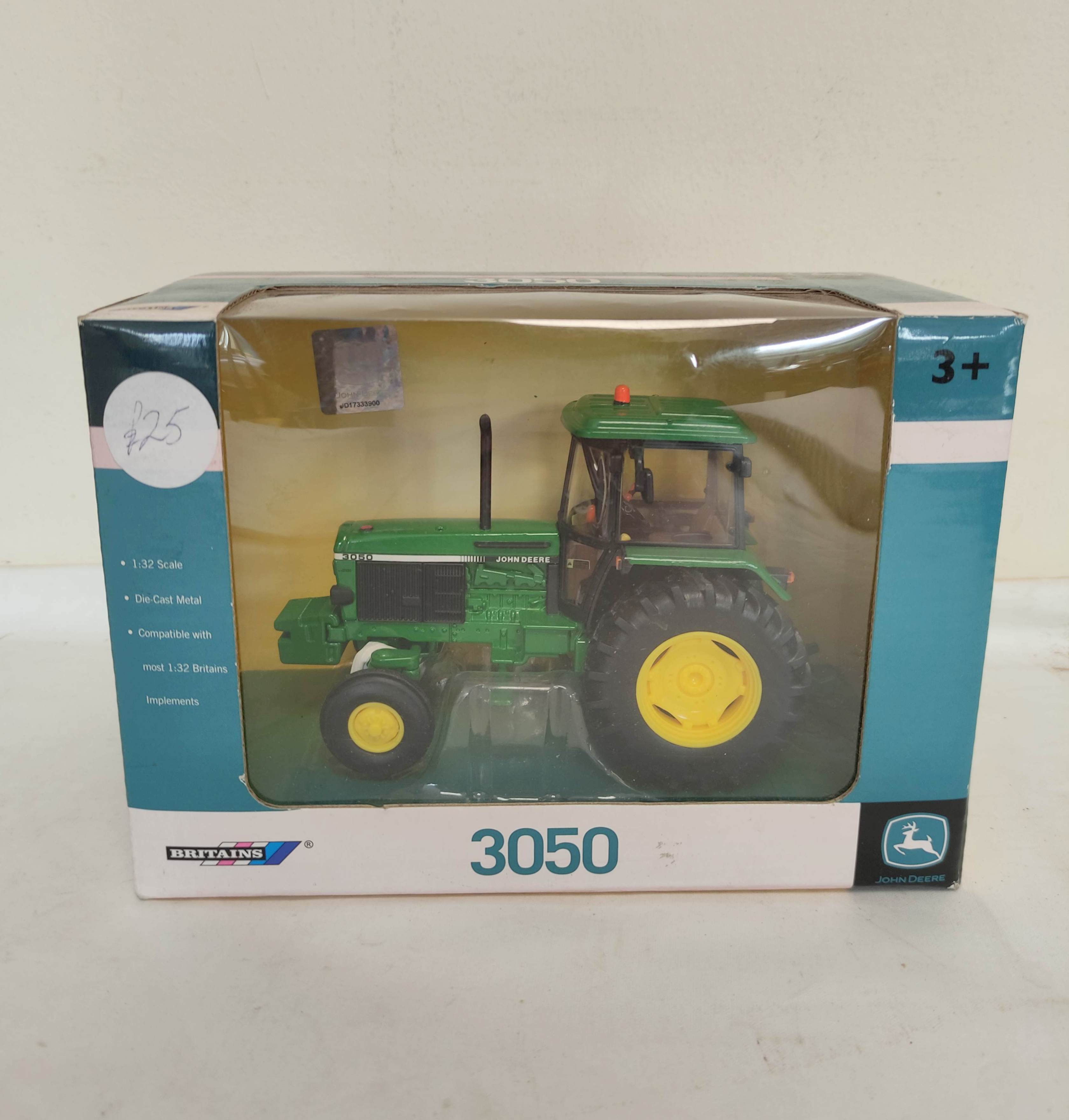 Two boxed 1:32 scale Britains model tractors to include John Deere 3050 42902 & a Case IH 1056XL 2WD - Image 4 of 5