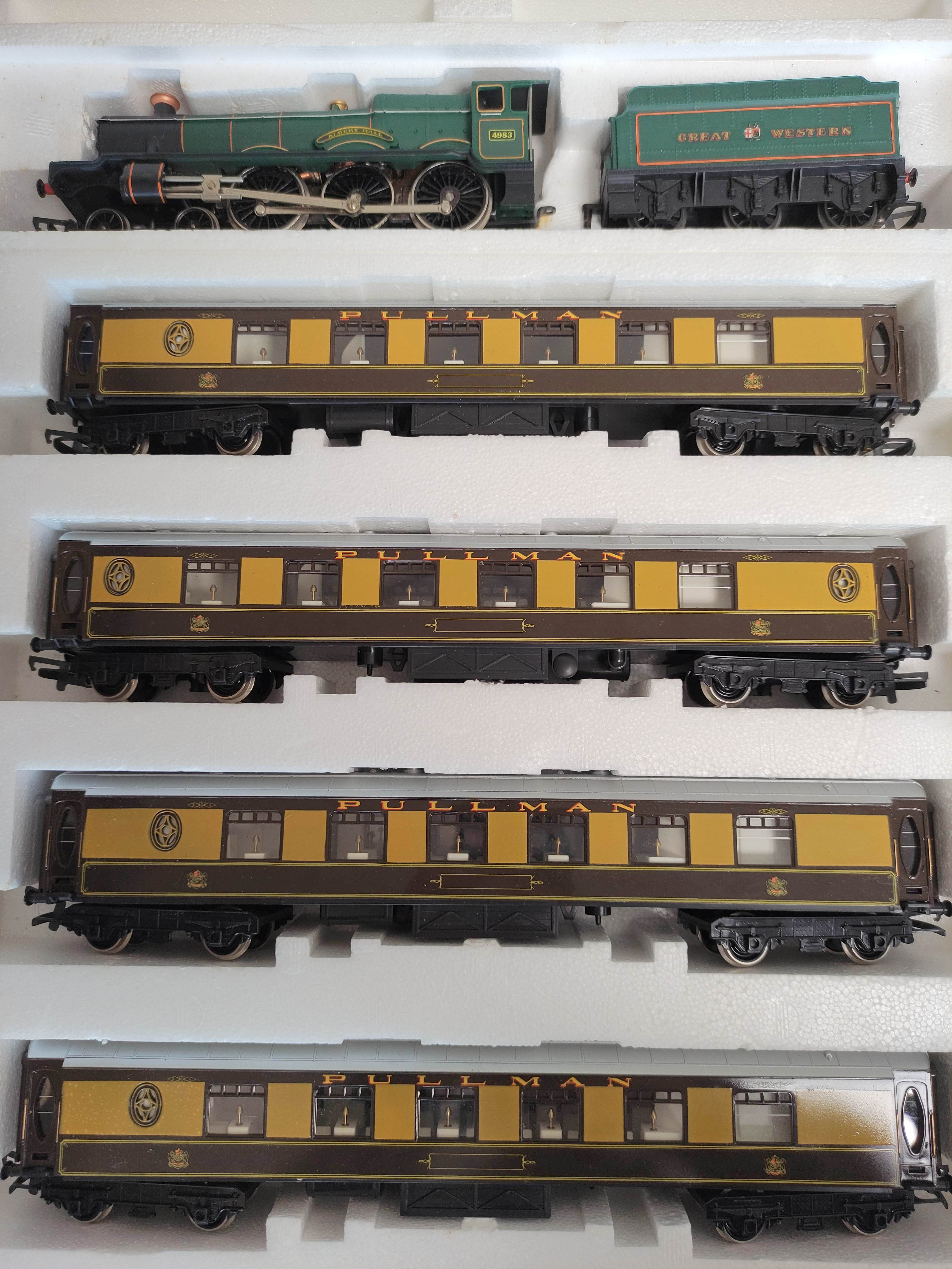 Vintage Hornby R687 00 gauge Silver Jubilee Pullman set complete with box and papers. Box is - Image 7 of 7