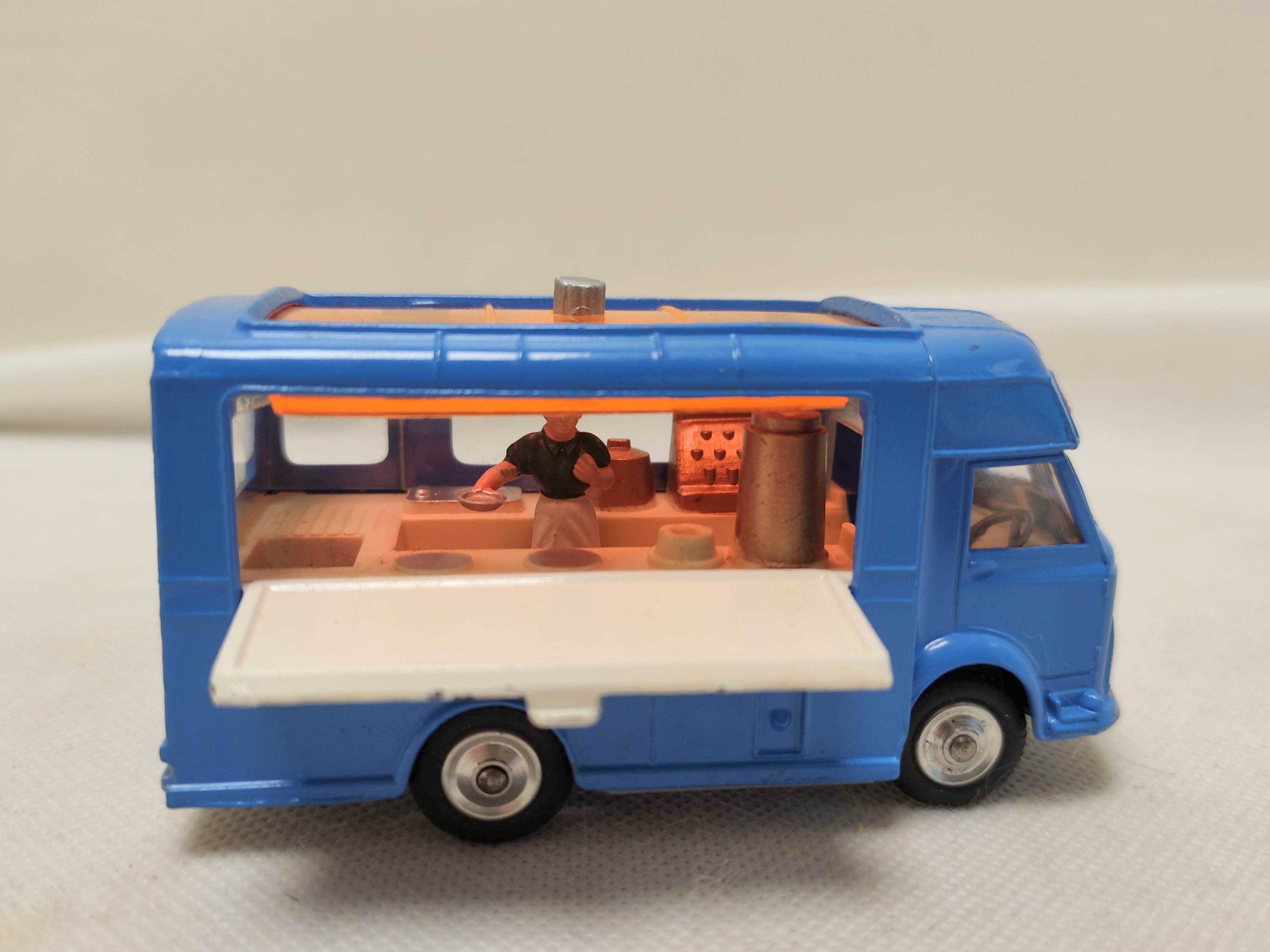 Corgi Toys model 471 Smith's-Karrier mobile canteen "Joe's Diner" blue painted die cast vehicle with - Image 5 of 8