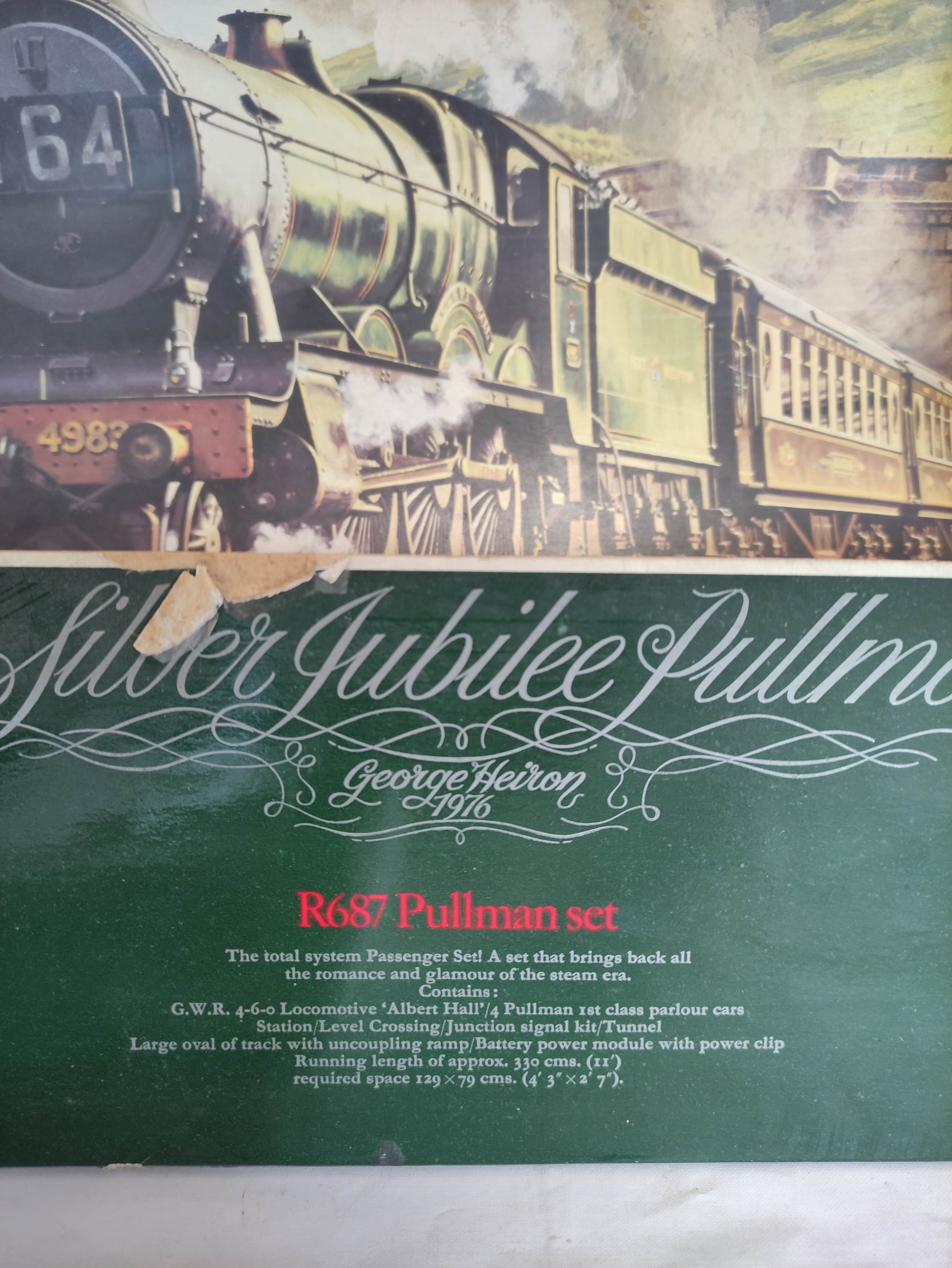 Vintage Hornby R687 00 gauge Silver Jubilee Pullman set complete with box and papers. Box is - Image 6 of 7