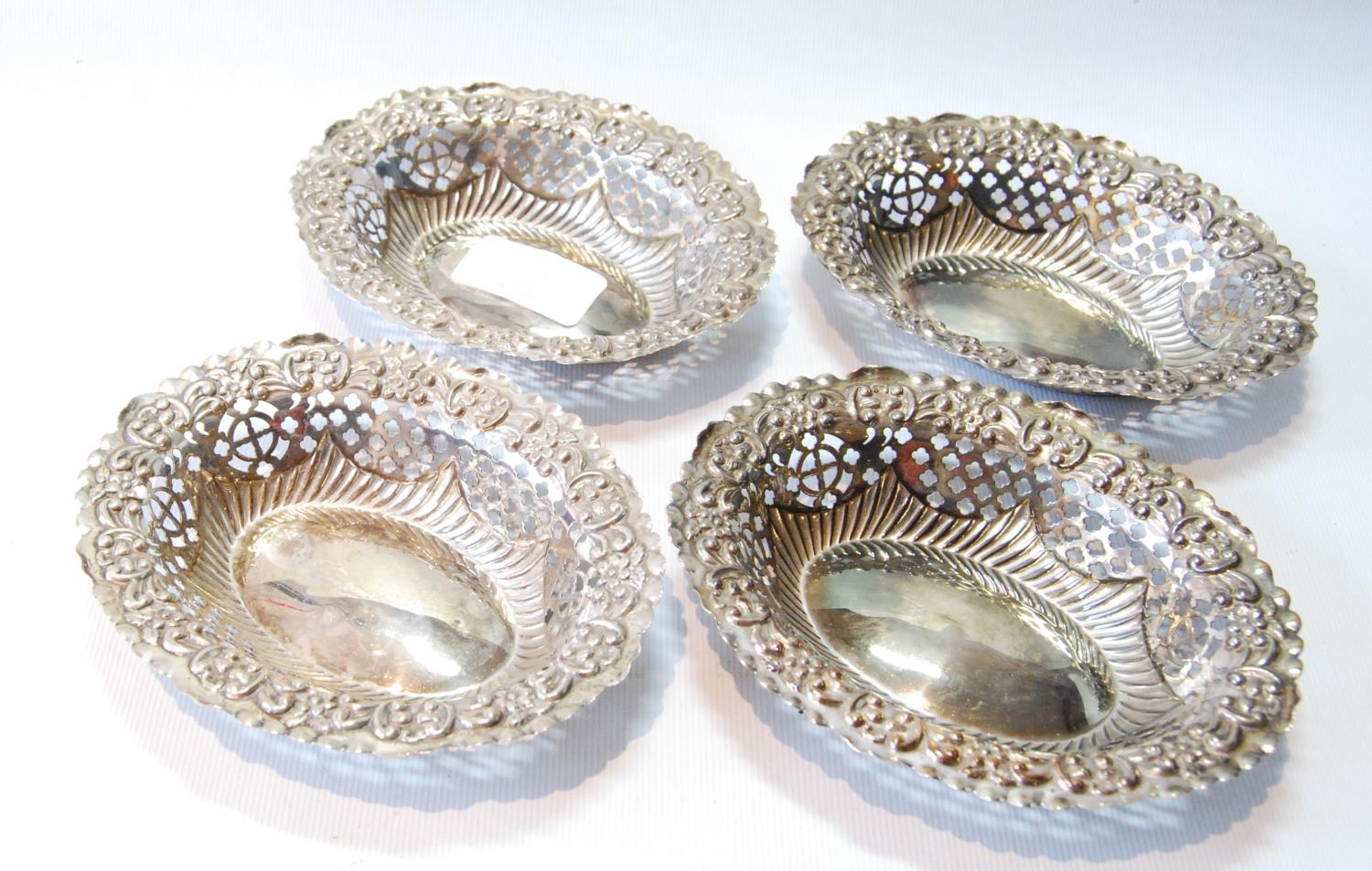 Set of four pierced and embossed oval silver sweetmeat dishes, by Hamilton & Inches, Edinburgh 1906, - Image 2 of 6