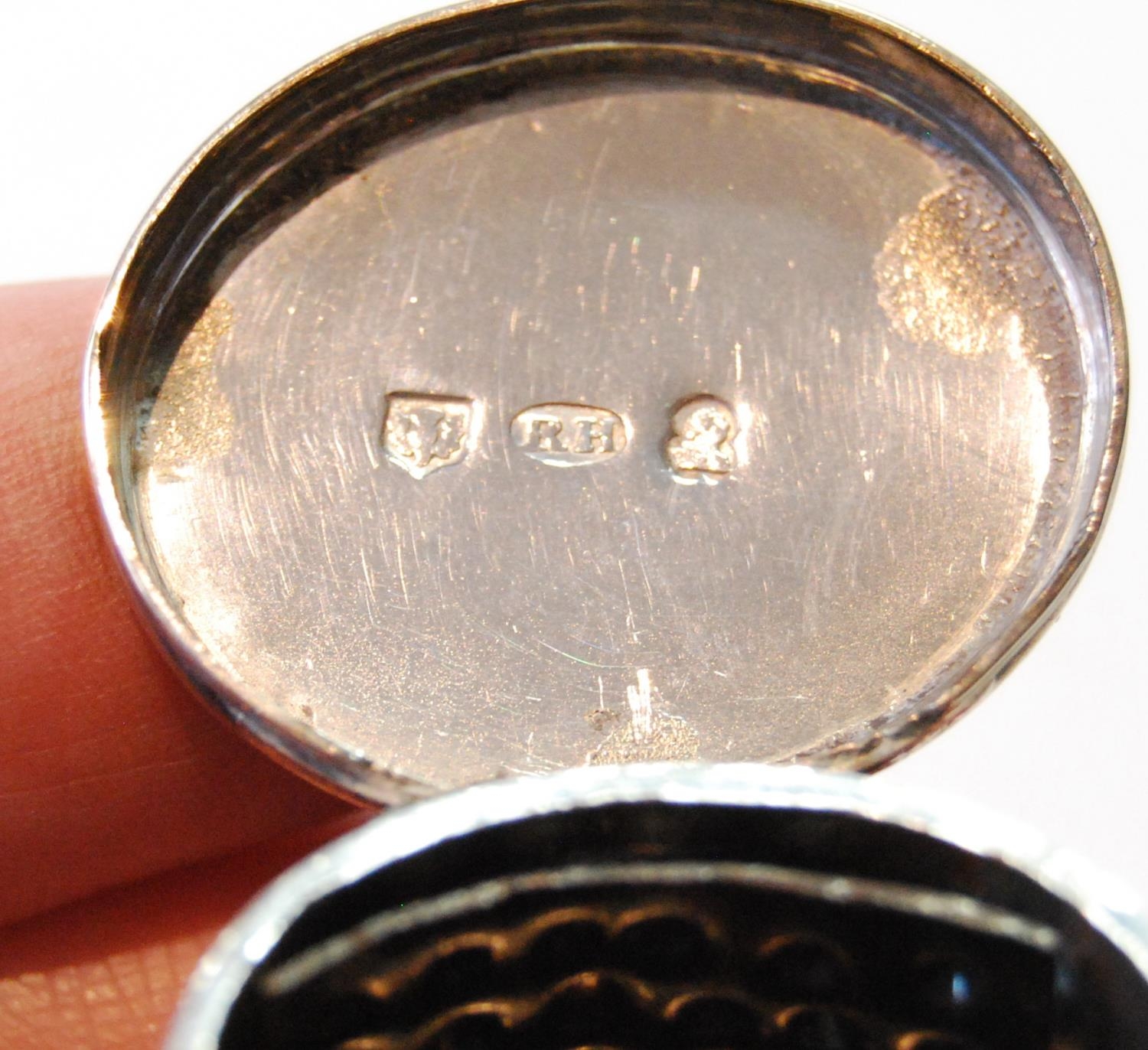 Silver nutmeg grater of plain straight-sided oval section, initialled, probably by Robert - Image 3 of 4