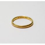 22ct gold band ring, 4.3g, size T.