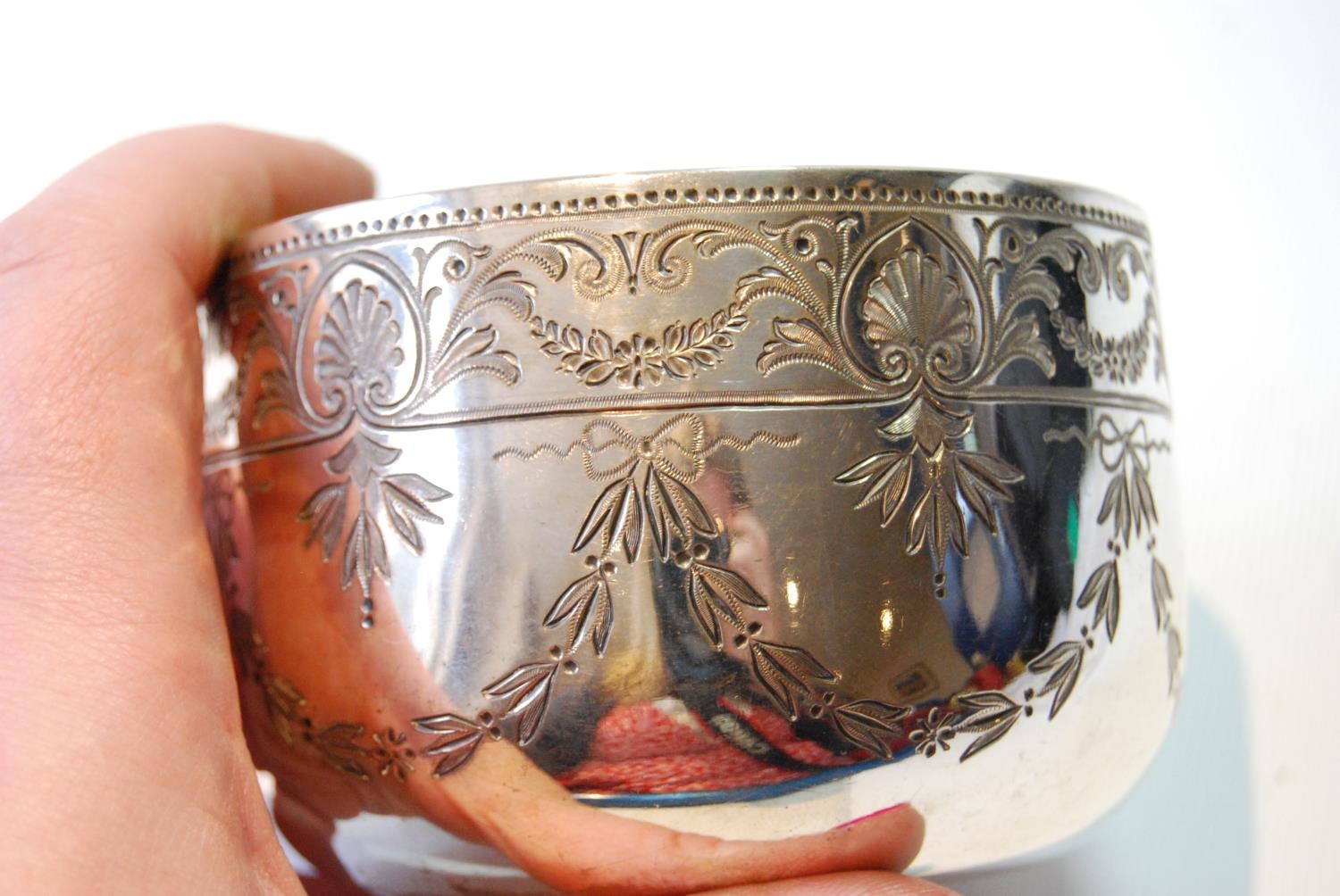 Silver porringer with engraved swags, 1886. - Image 3 of 3