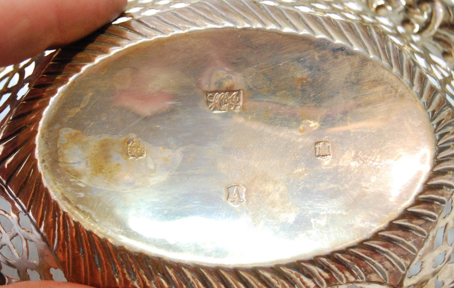 Set of four pierced and embossed oval silver sweetmeat dishes, by Hamilton & Inches, Edinburgh 1906, - Image 3 of 6