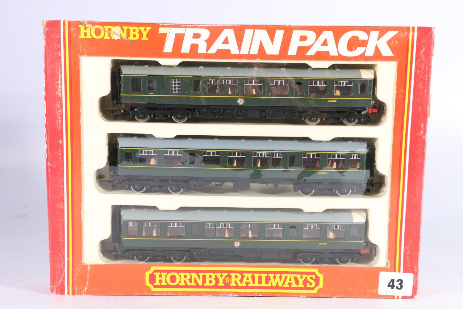 Hornby OO gauge model railways R369 train pack Class 110 three-car DMU diesel multiple unit set,