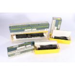 Triang Wrenn OO gauge model railways including 2224 2-8-0 tender locomotive 48073 BR black, 2206 0-