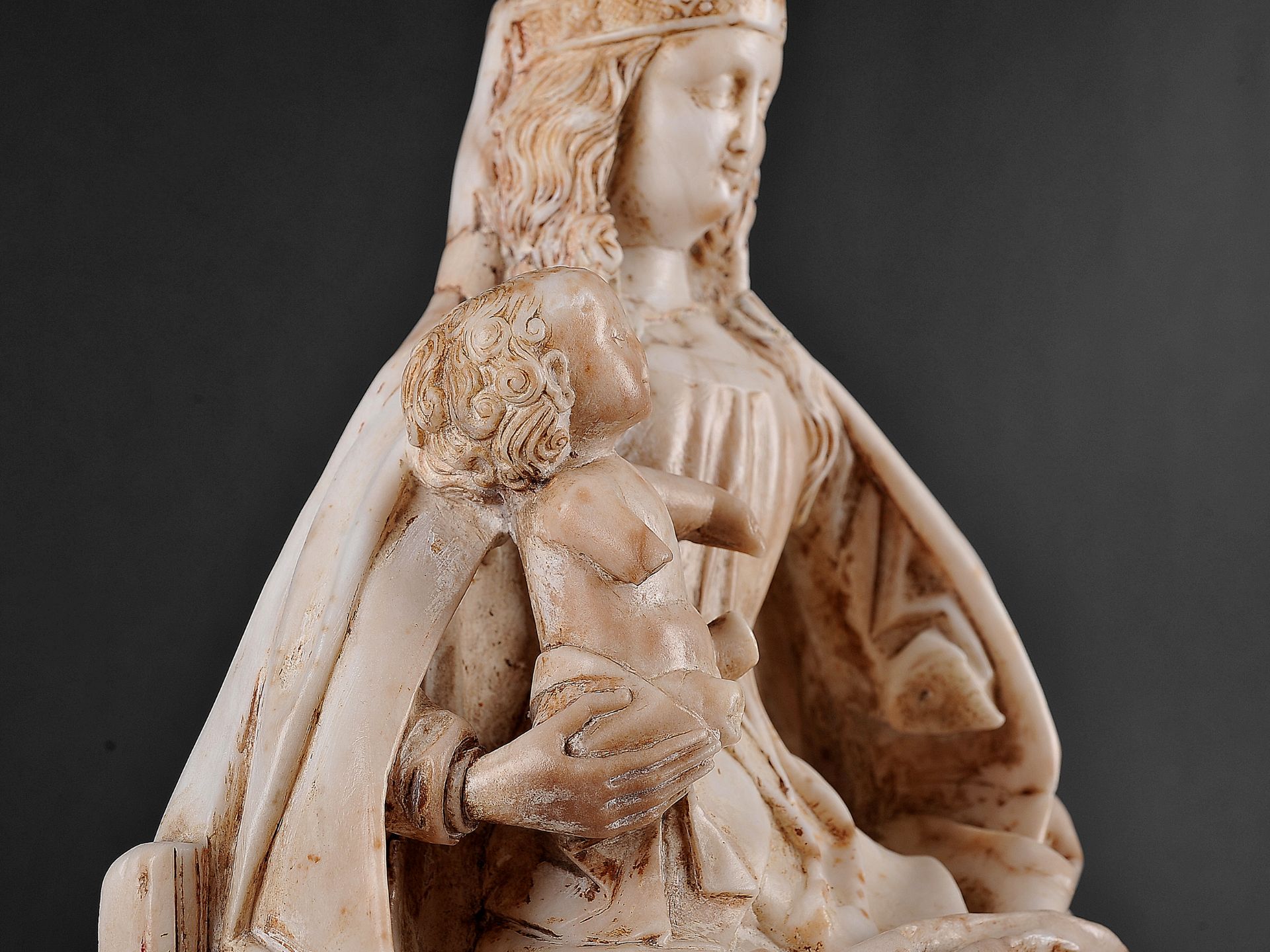 Gil de Siloe, Antwerpen 1440 – 1501 Burgos (und Werkstatt), Sitzende Madonna, um 1485/90 - Bild 12 aus 25