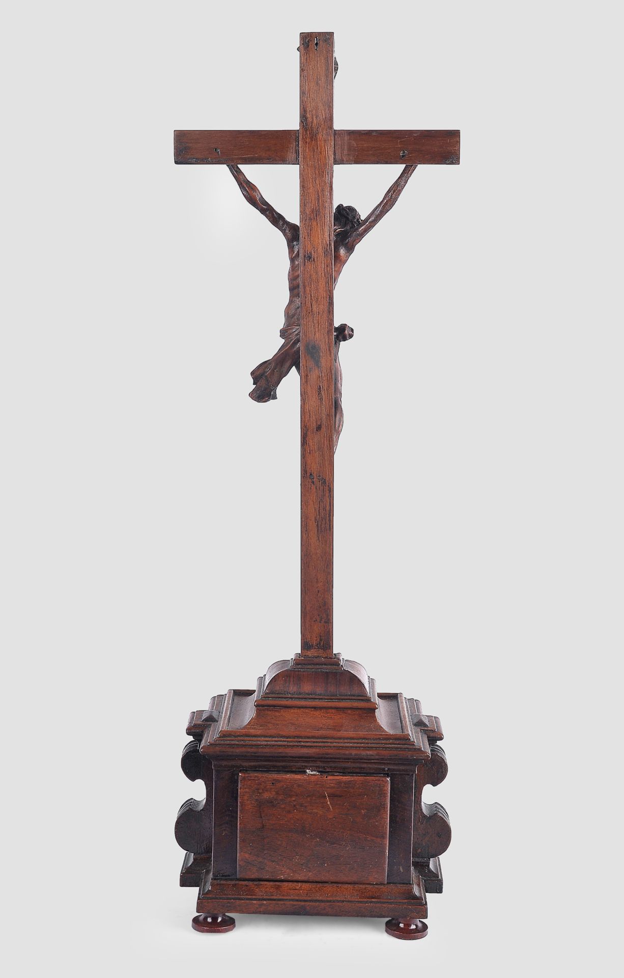 Standkreuz, Süddeutsch, um 1750, Nussholz - Image 6 of 6