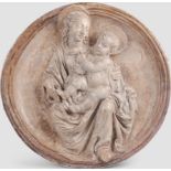 Tondo, Mutter mit Kind, Alabaster-Guss im Relief, um 1440