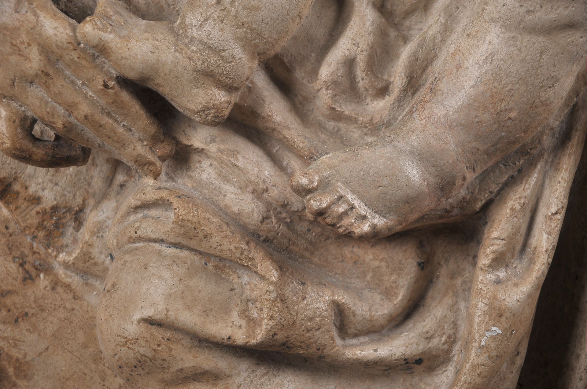 Tondo, Mutter mit Kind, Alabaster-Guss im Relief, um 1440 - Bild 8 aus 14