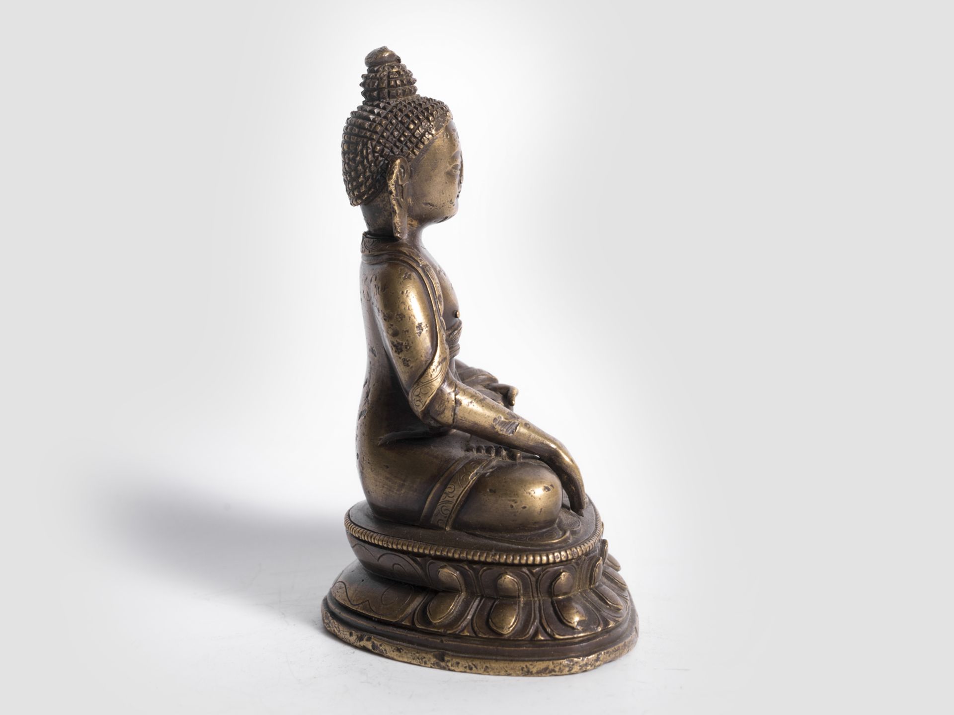 Sitting Buddha, Southeast Asia / Thailand?, 17th - 19th century or earlier - Image 3 of 5