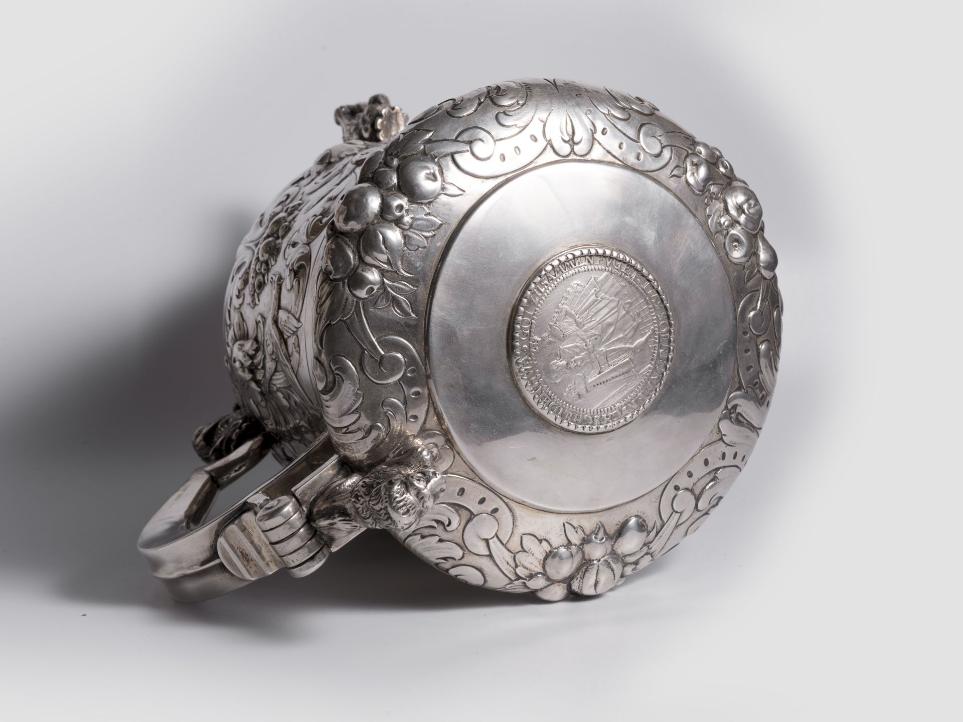 Representative silver tankard, German or Dutch, End 17th / beginning 18th century - Image 8 of 11