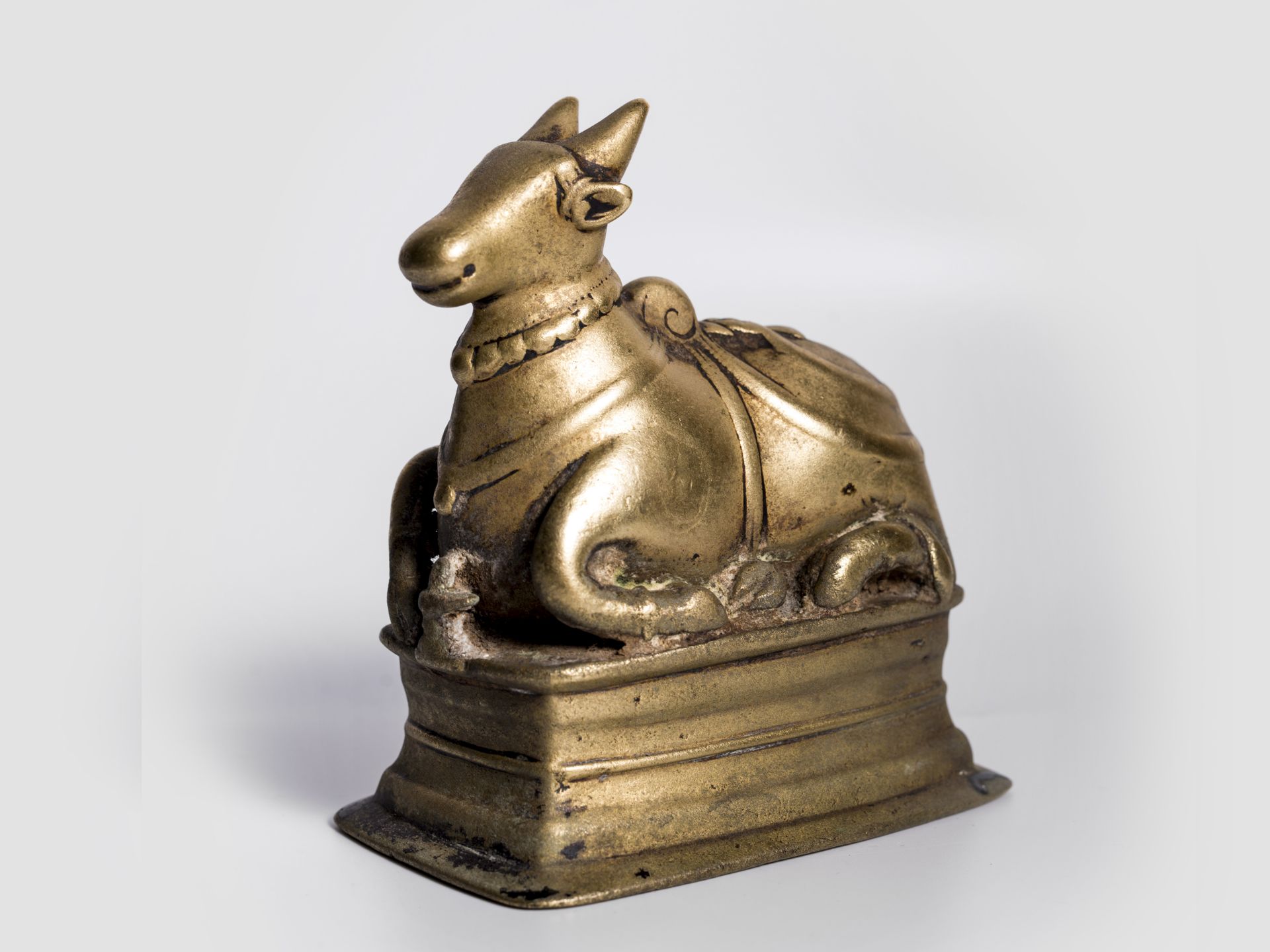 Lying Nandi, India, 18th century or earlier - Image 4 of 5