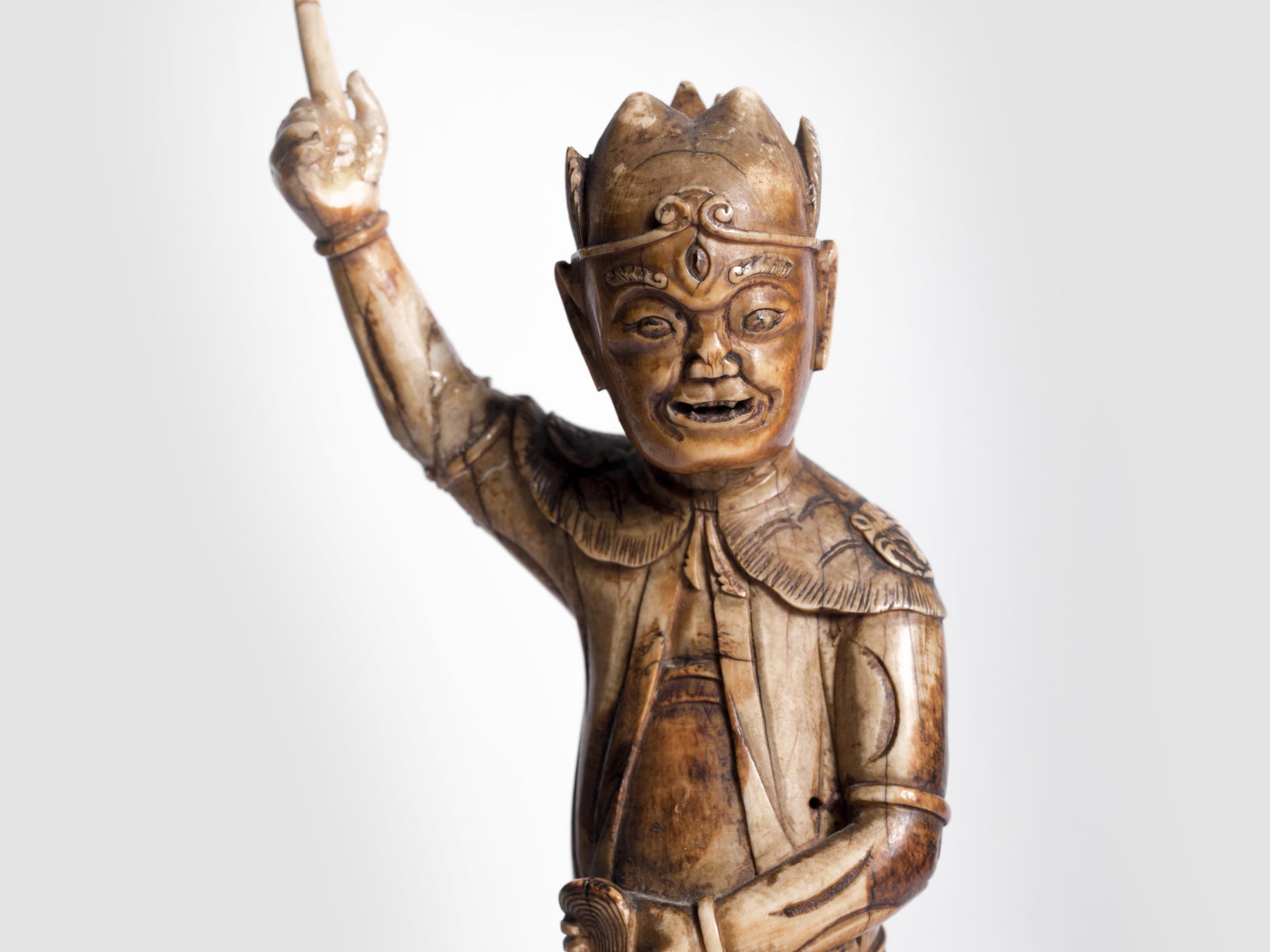 Krieger auf einem Drachen stehend, China, Qing Dynastie - Bild 8 aus 9