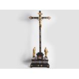 Barockes Standkreuz mit Kreuzigungsgruppe, Italien, 17. Jahrhundert