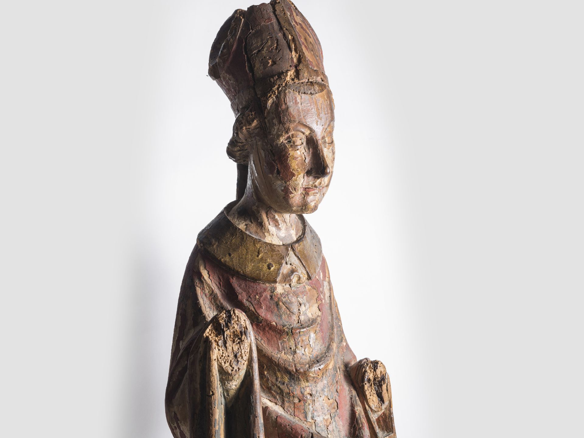 Hl. Bishop in Soft Style, Tyrol around 1400, Carved lime wood - Image 3 of 7