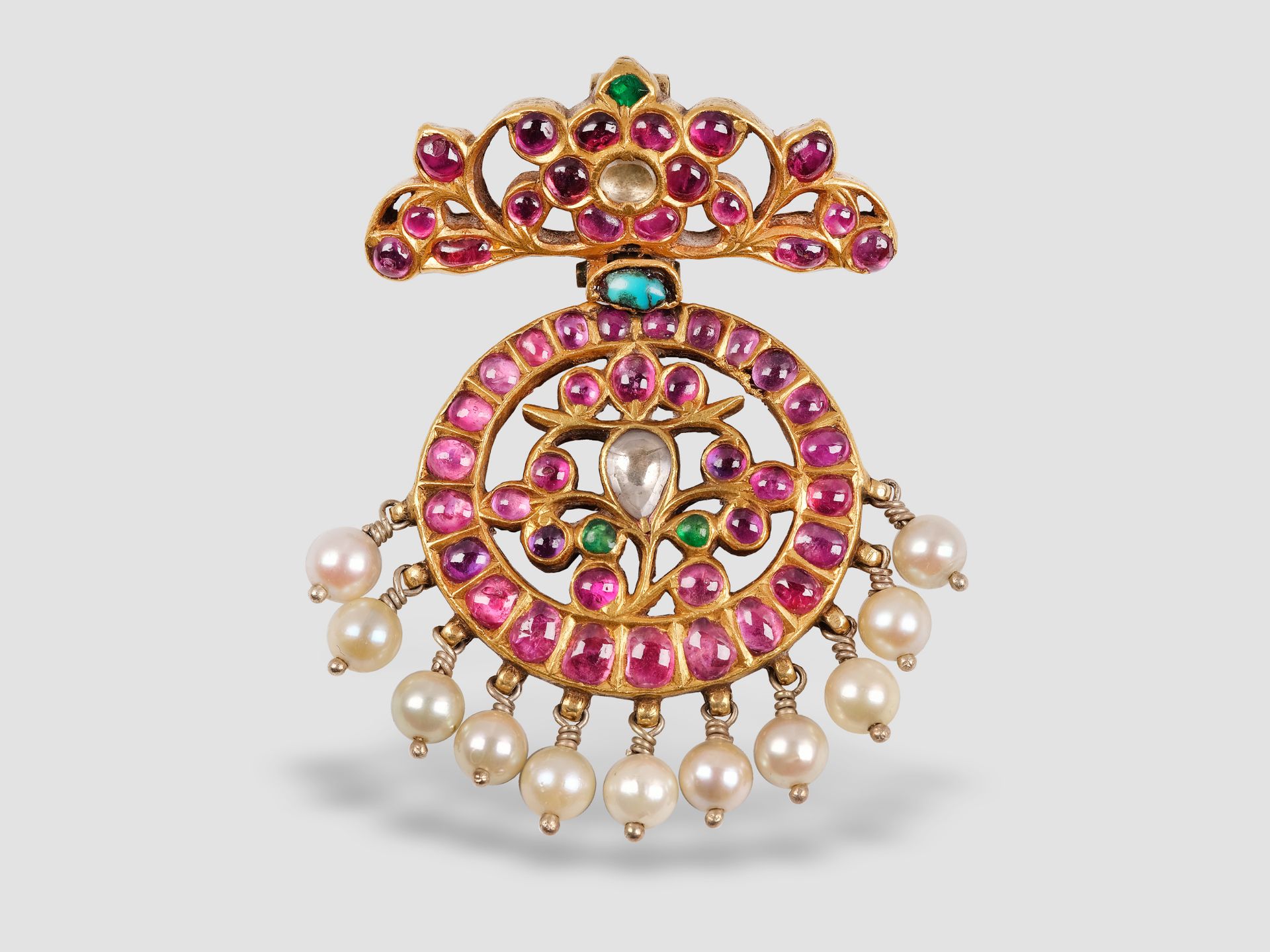 Elegant Antique Indian Pendant, Manufactured 1750 - 1850, Gold, ca. 24 carat