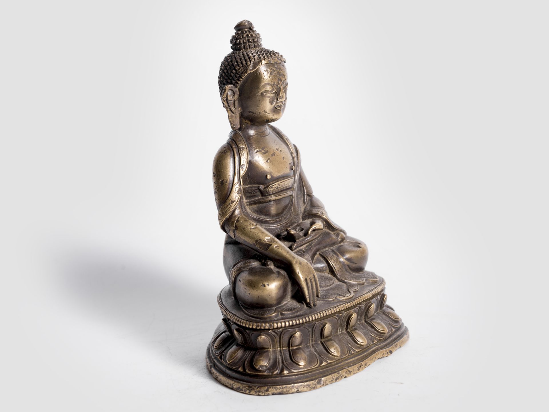 Sitting Buddha, Southeast Asia / Thailand?, 17th - 19th century or earlier - Image 2 of 5
