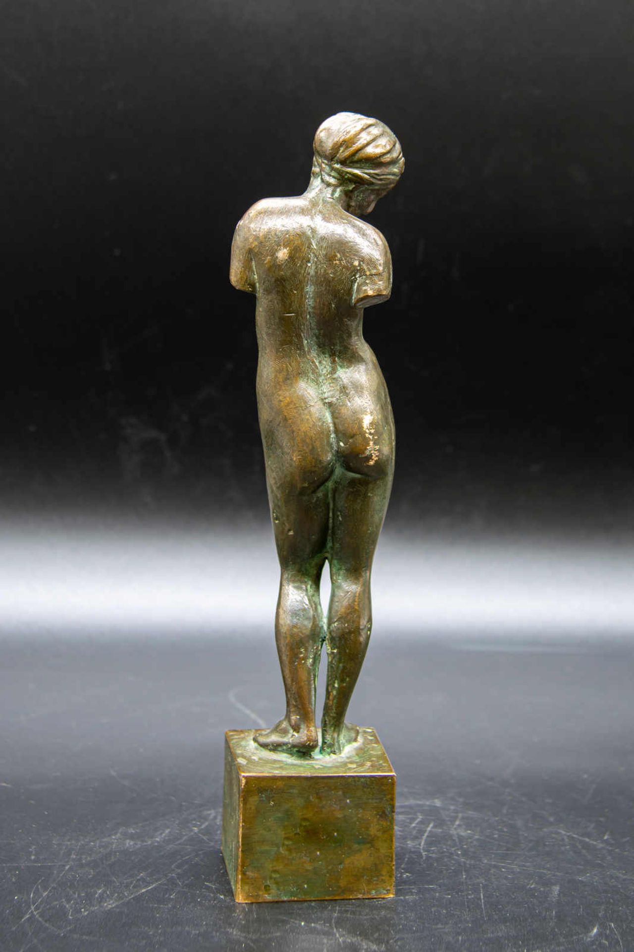 Weiblicher Akt nach der Antike. Bronzefigur. Grand Tour-Objekt oder alte Museumsrepublik, - Image 3 of 4