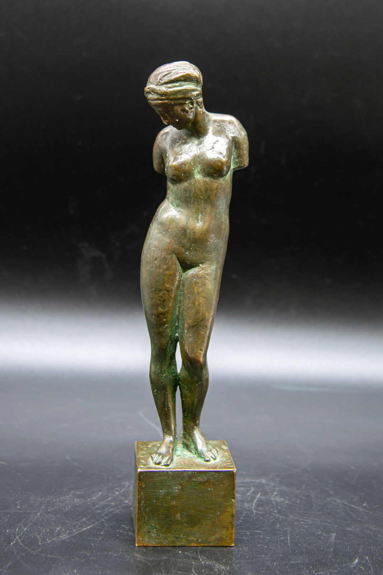 Weiblicher Akt nach der Antike. Bronzefigur. Grand Tour-Objekt oder alte Museumsrepublik,