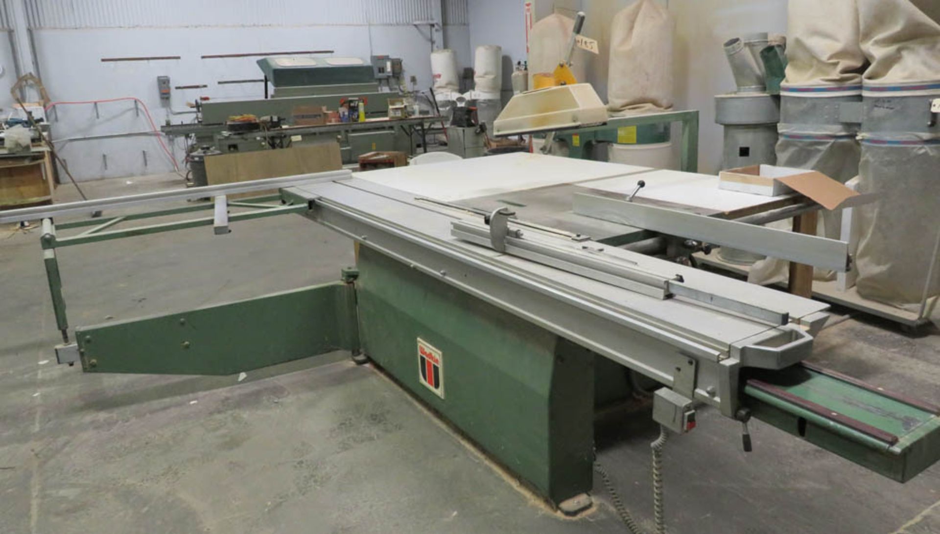 WADKIN MDL. CP32 SLIDING TABLE SAW, 9HP, 126" X 74" TABLE WITH GRIZZLY 3HP DUST COLLECTION SYSTEM, - Bild 2 aus 9