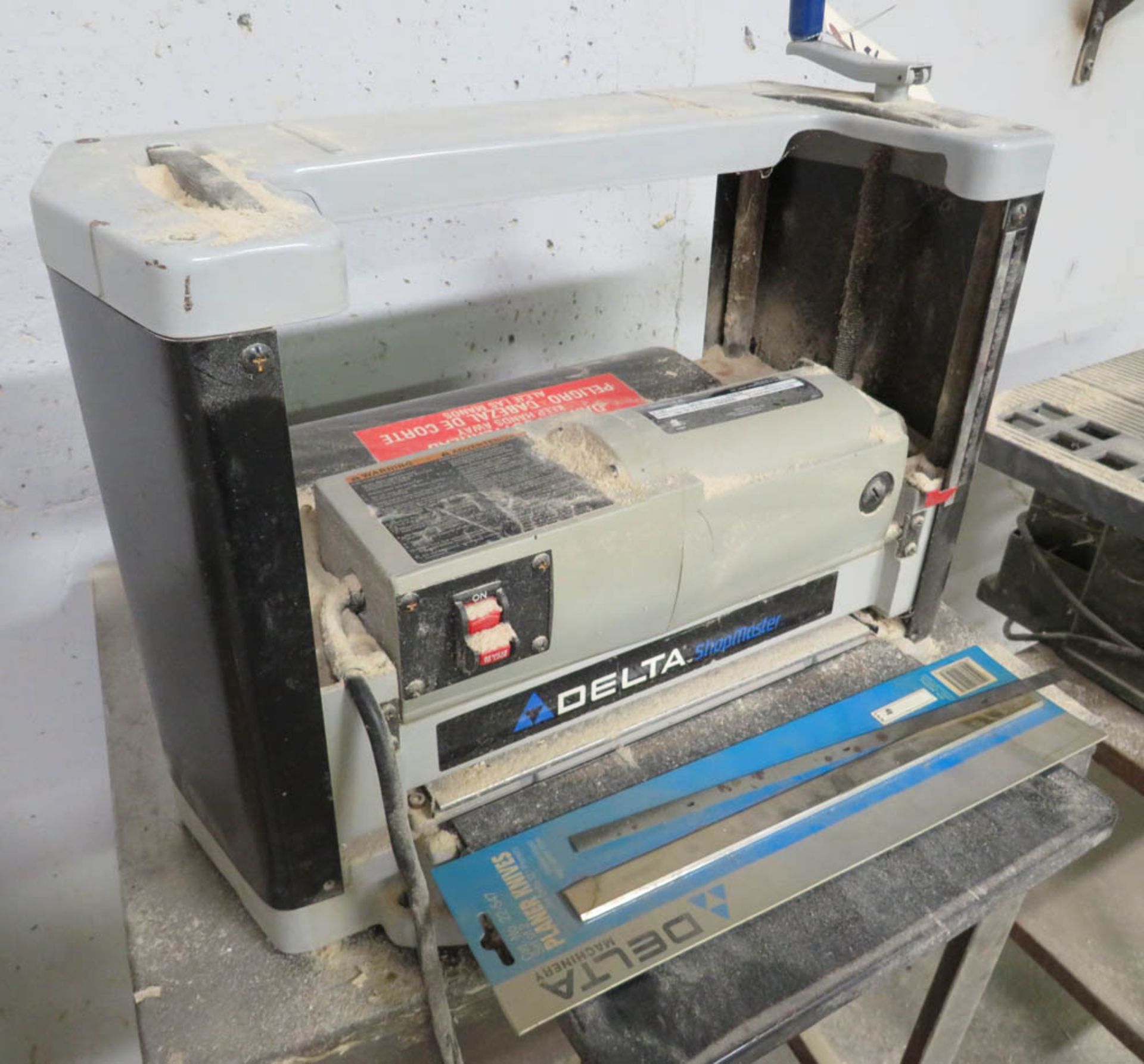 DELTA SHOPMASTER MDL. TP300 12" X 5.9" PORTABLE PLANER, 8000-RPM CUTTER HEAD, S/N: 040235 - Image 2 of 3