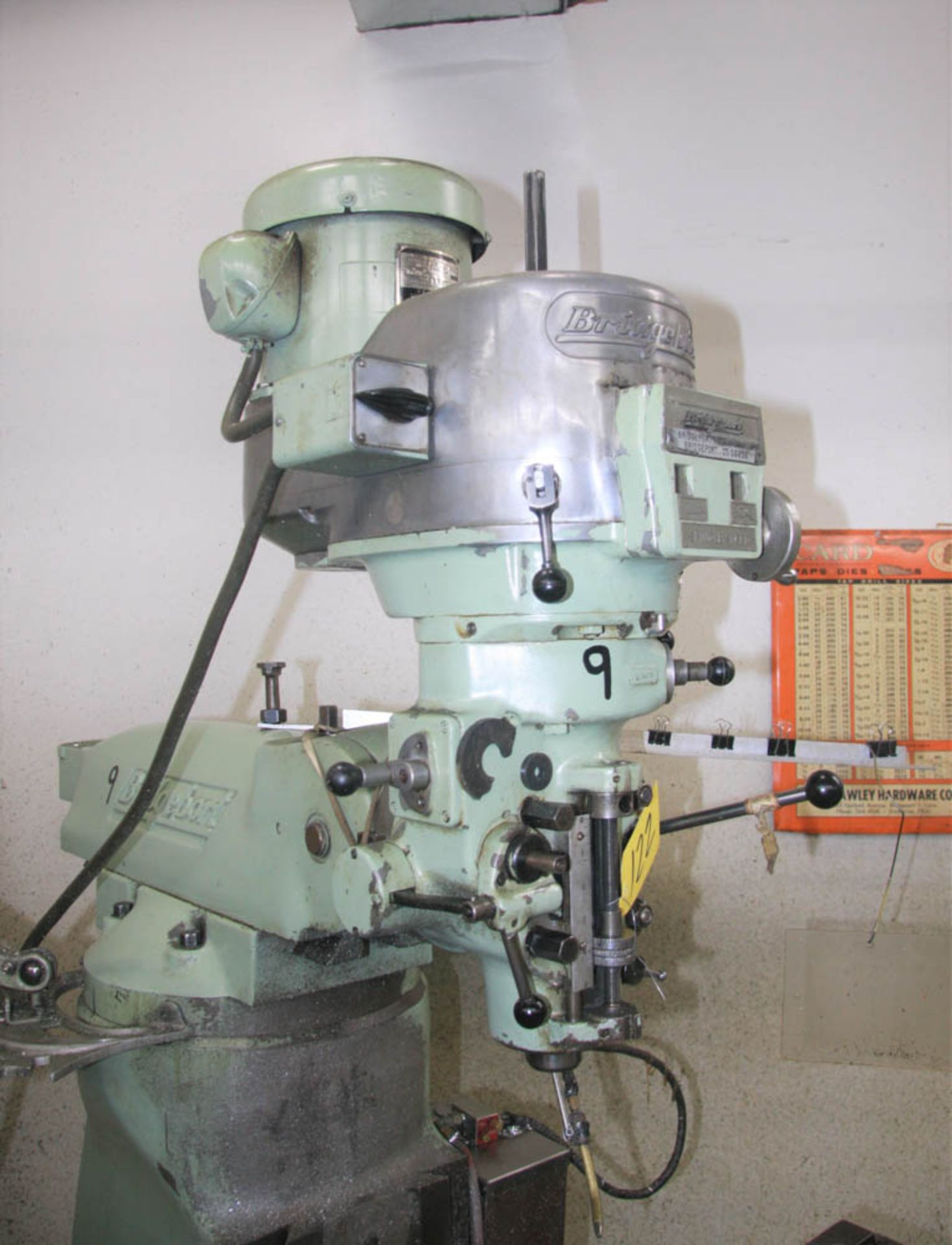 BRIDGEPORT SERIES I 2HP VERTICAL MILLING MACHINE, W/ 9" X 42" SERVO FEED TABLE, R8 SPINDLE, 60- - Image 3 of 7