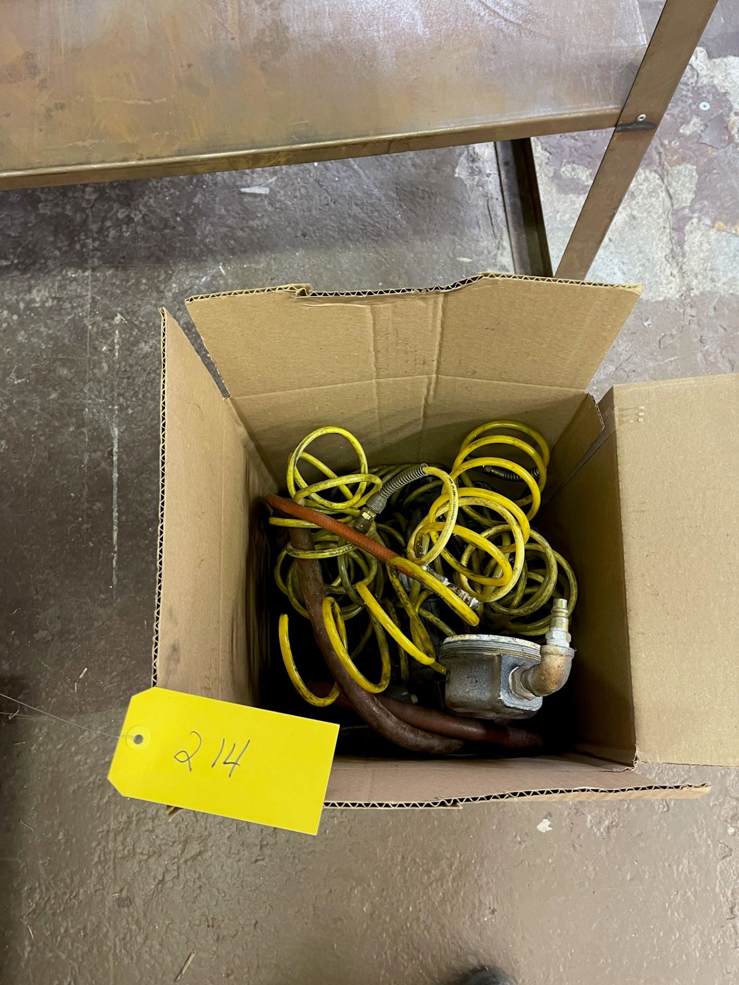 LOT OF ASSORTED AIR HOSE