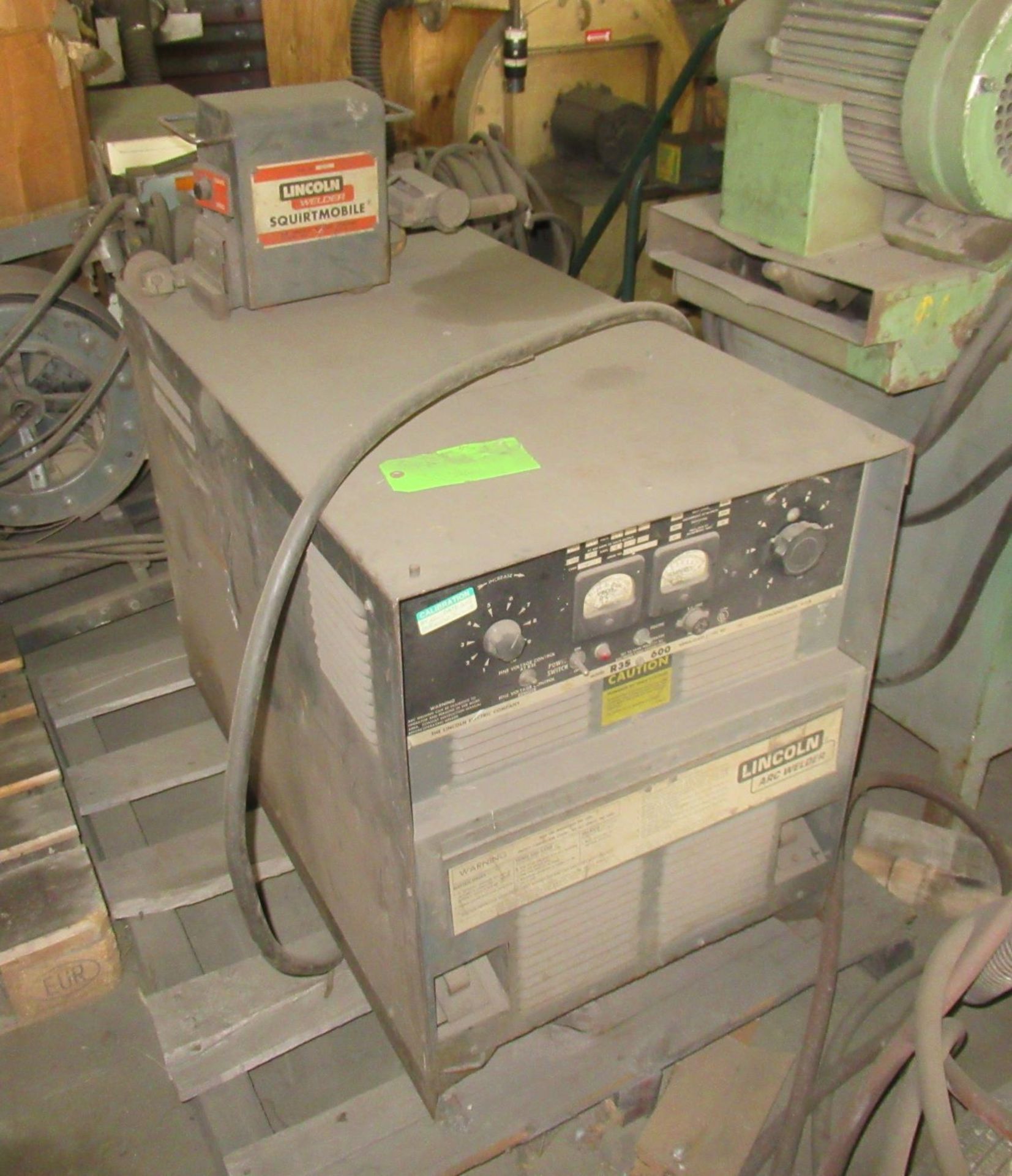 Lincoln R3S-600 Welding Power Supply with Lincoln Squirt Mobile