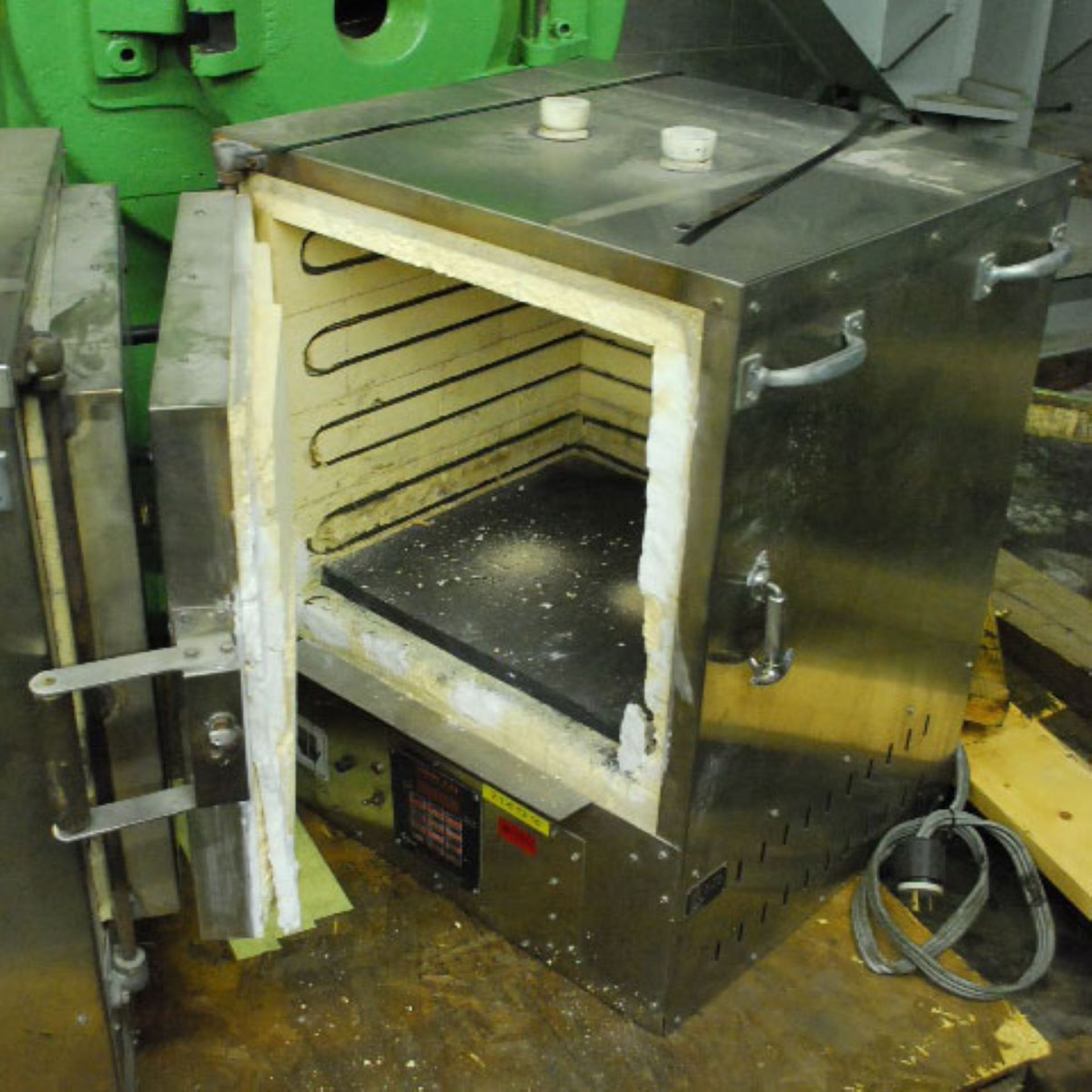 PARAGON MODEL RG18-1 HEAT TREAT BOX FURNACE - Image 2 of 3