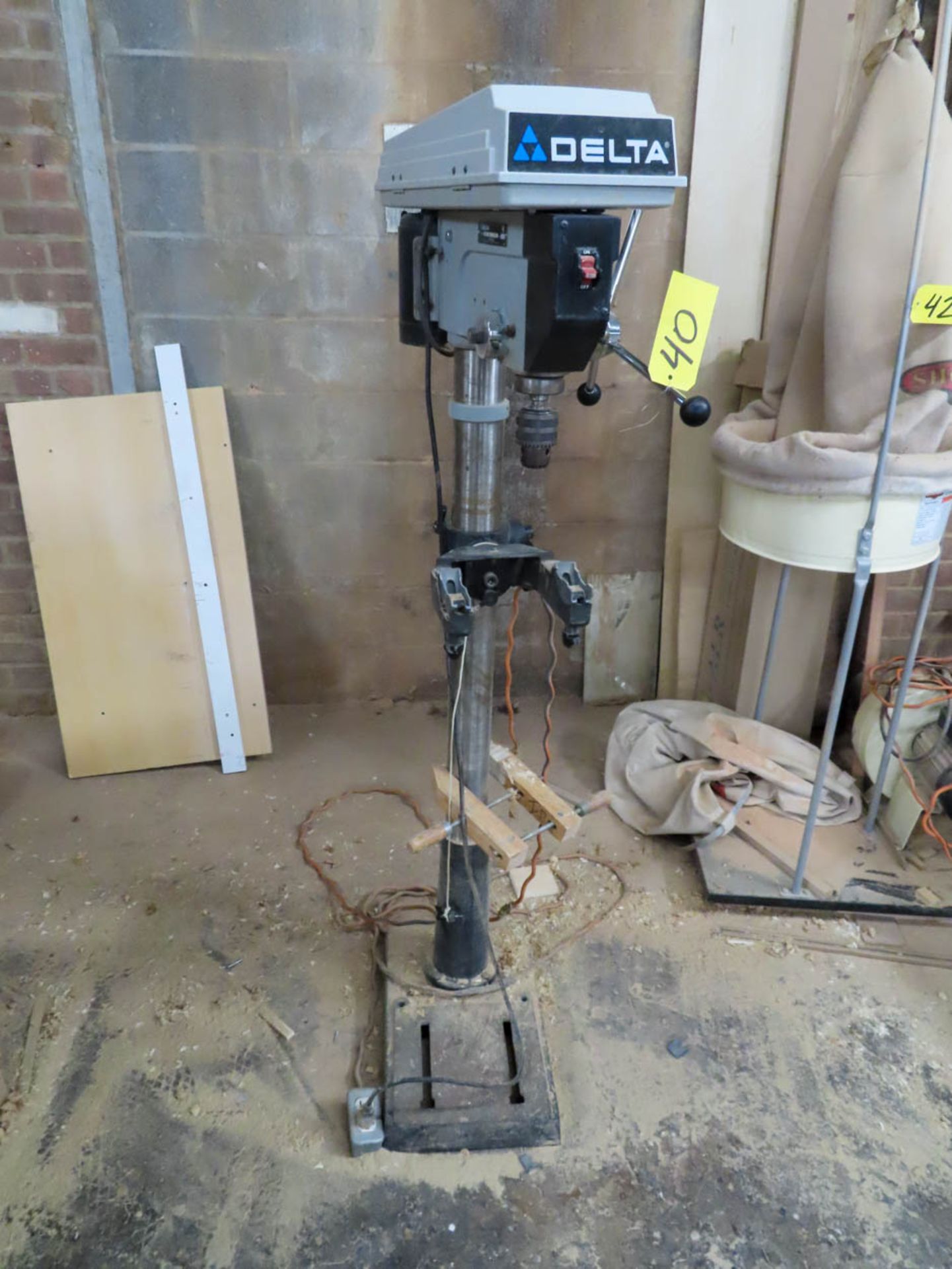 DELTA MDL. 17-950L, 17' FLOOR TYPE DRILL PRESS S/N: 2010 49XL 015746