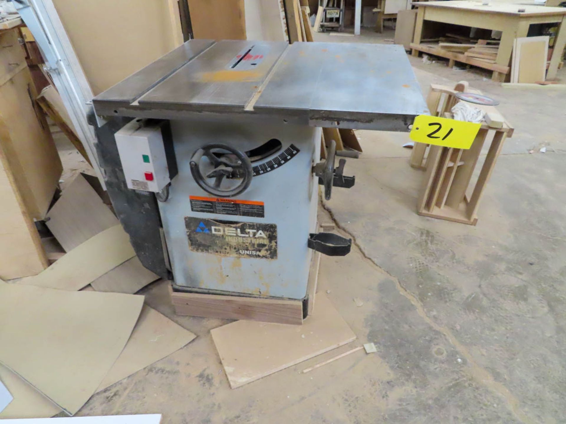 DELTA INDUSTRIAL UNISAW CAT # 36-953 TYPE 2 TABLE SAW S/N: 061047