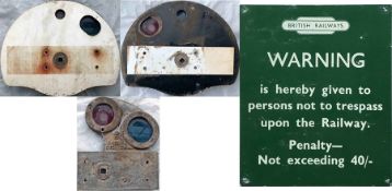 British Railways, Southern Region railwayana (2 items): a GROUND SHUNT SIGNAL 2-piece unit