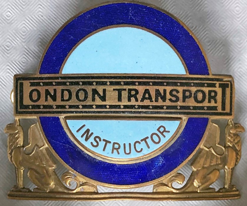 London Transport Central Buses Senior (driving) Instructors' CAP BADGE. This is the late 1960s issue